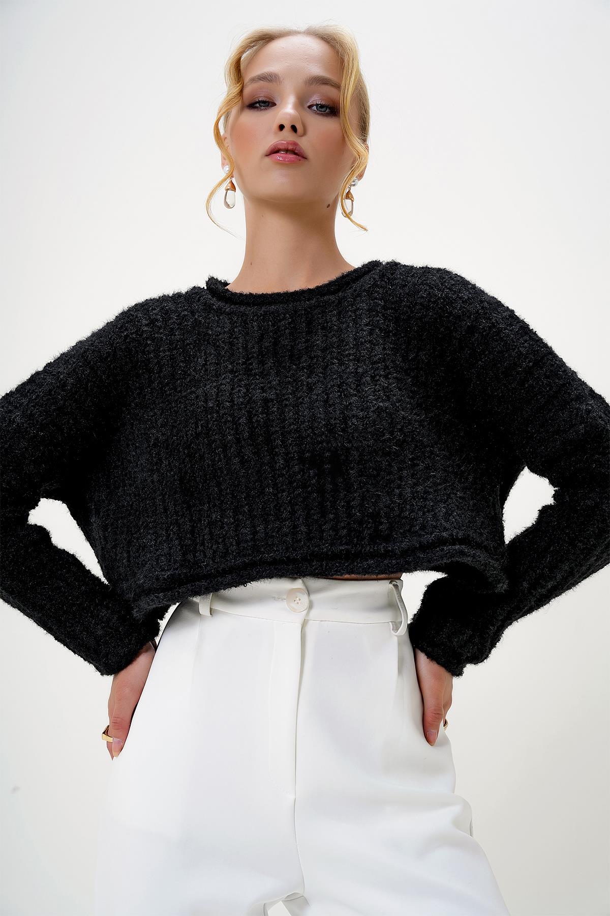 BİSİKLET YAKA TRİKO CROP KALIN  KAZAK - Siyah