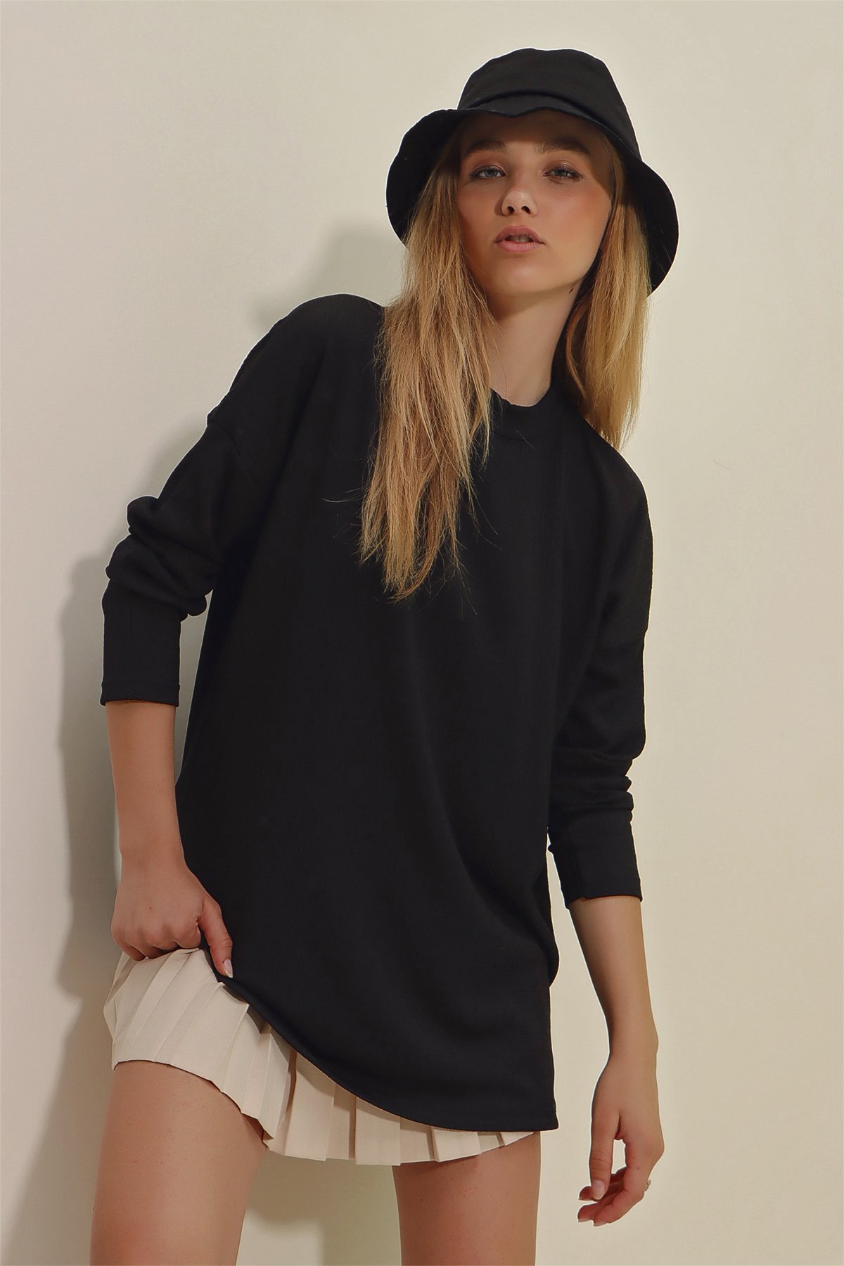 Bisiklet Yaka Yanları Yırtmaçlı Oversize Mevsimlik Basic Bluz - Siyah