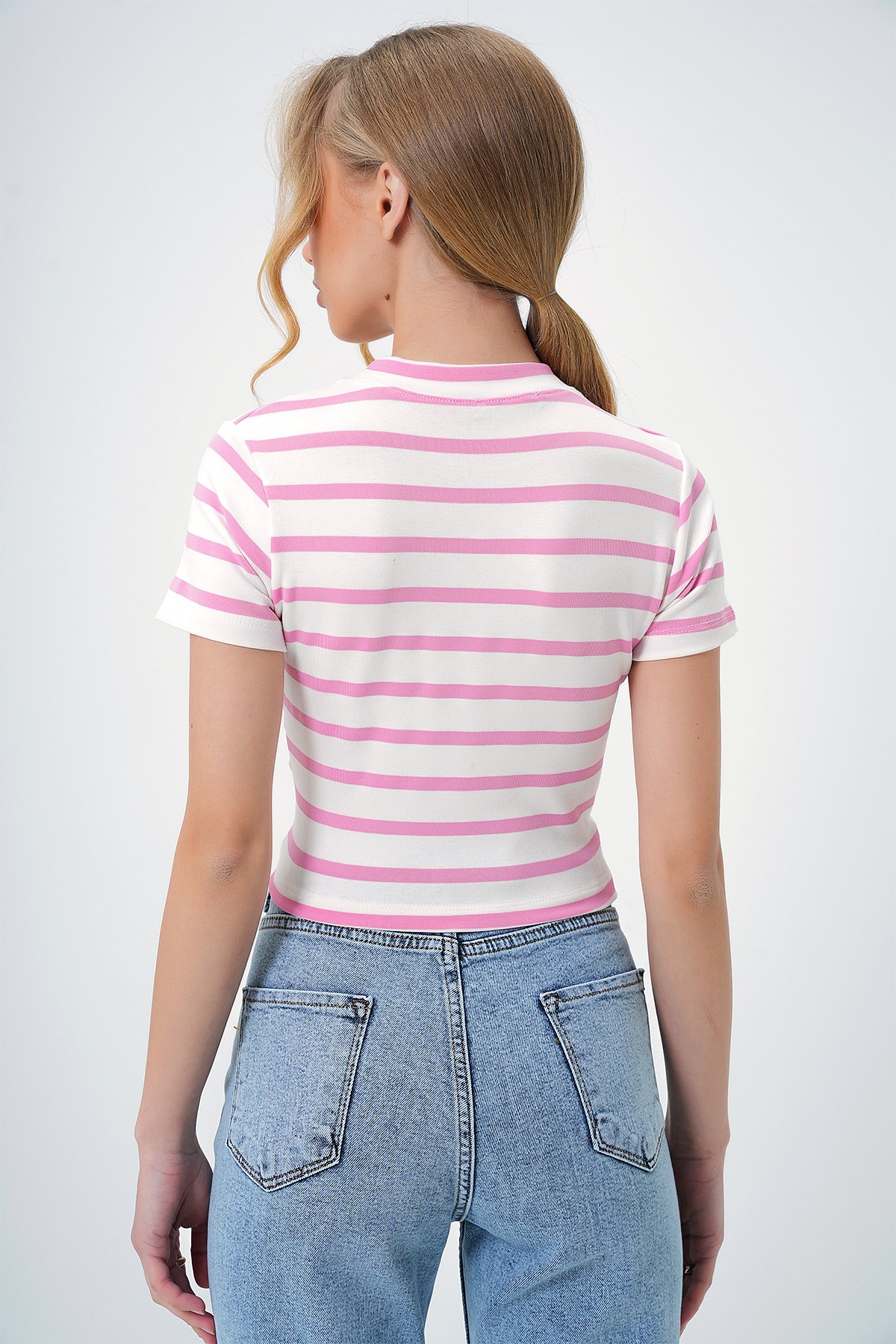 BİSİKLET YAKA YARIM KOL ÇİZGİLİ CROP BLUZ - PEMBE
