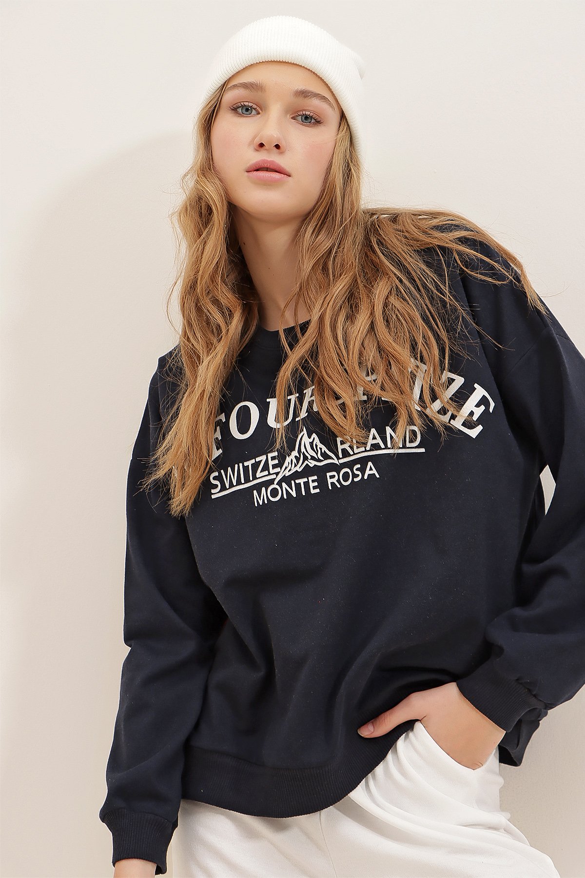Bisiklet Yaka Yazı Baskılı Oversize Sweatshirt - Lacivert