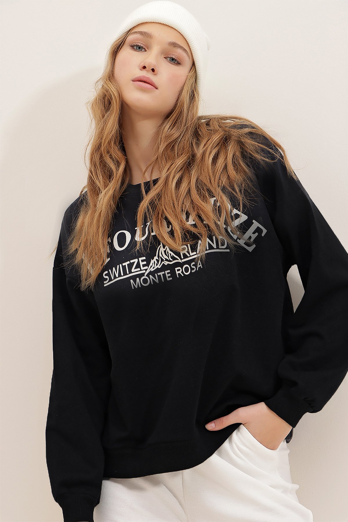 Bisiklet Yaka Yazı Baskılı Oversize Sweatshirt - Siyah