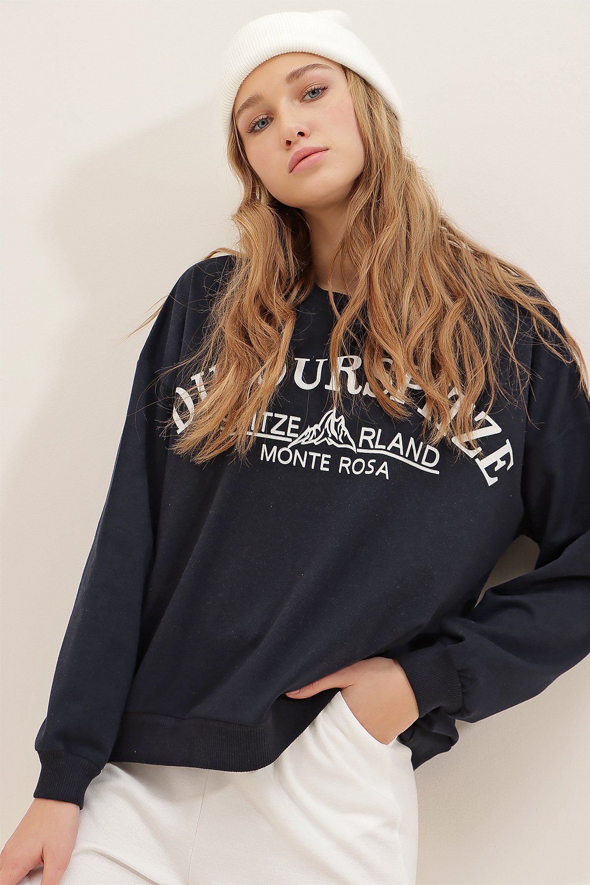 Bisiklet Yaka Yazı Baskılı Oversize Sweatshirt - Lacivert