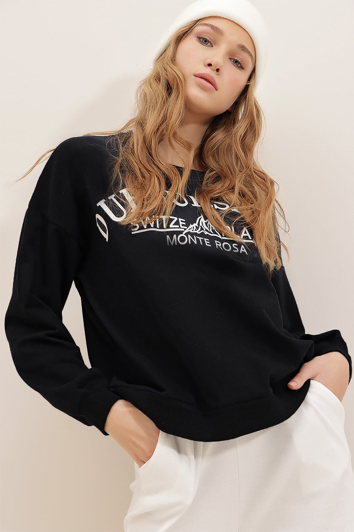 Bisiklet Yaka Yazı Baskılı Oversize Sweatshirt - Siyah