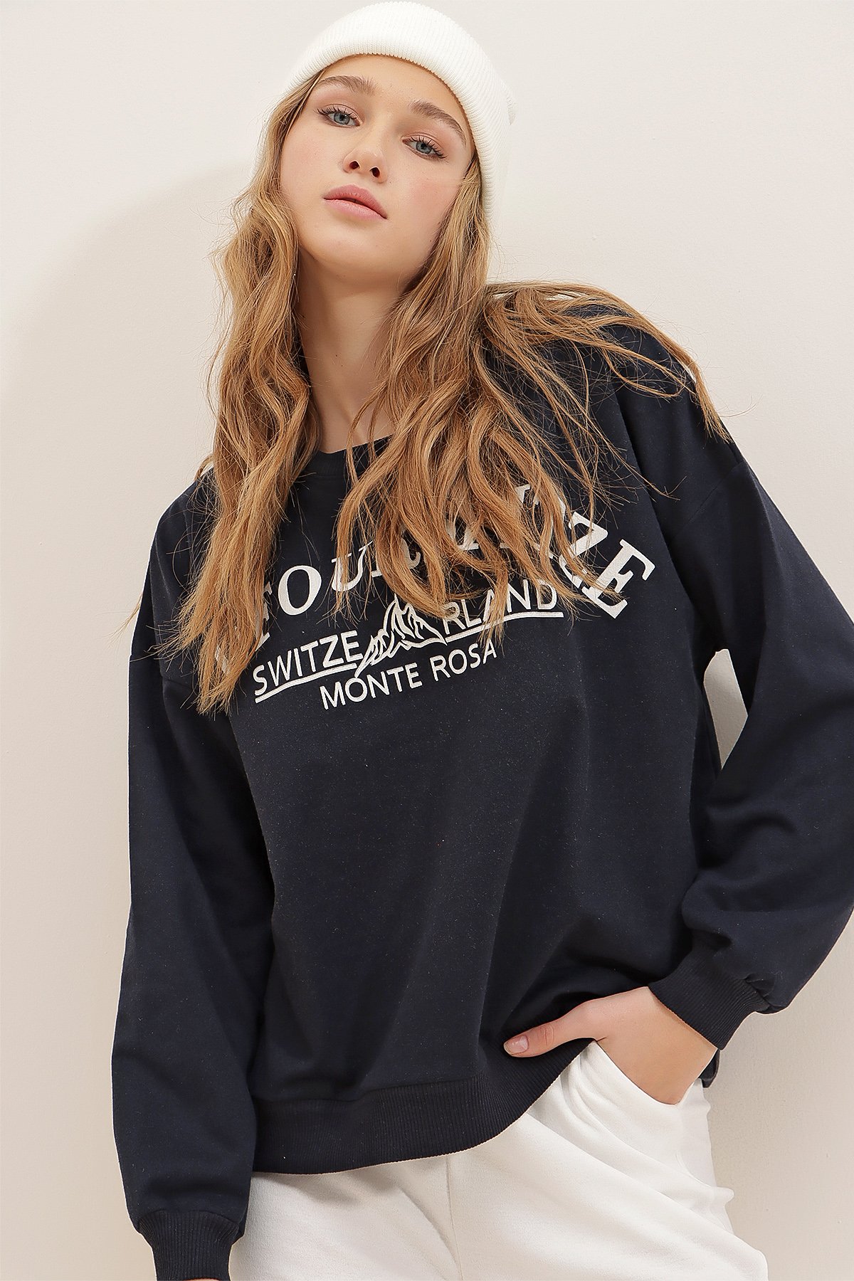 Bisiklet Yaka Yazı Baskılı Oversize Sweatshirt - Lacivert