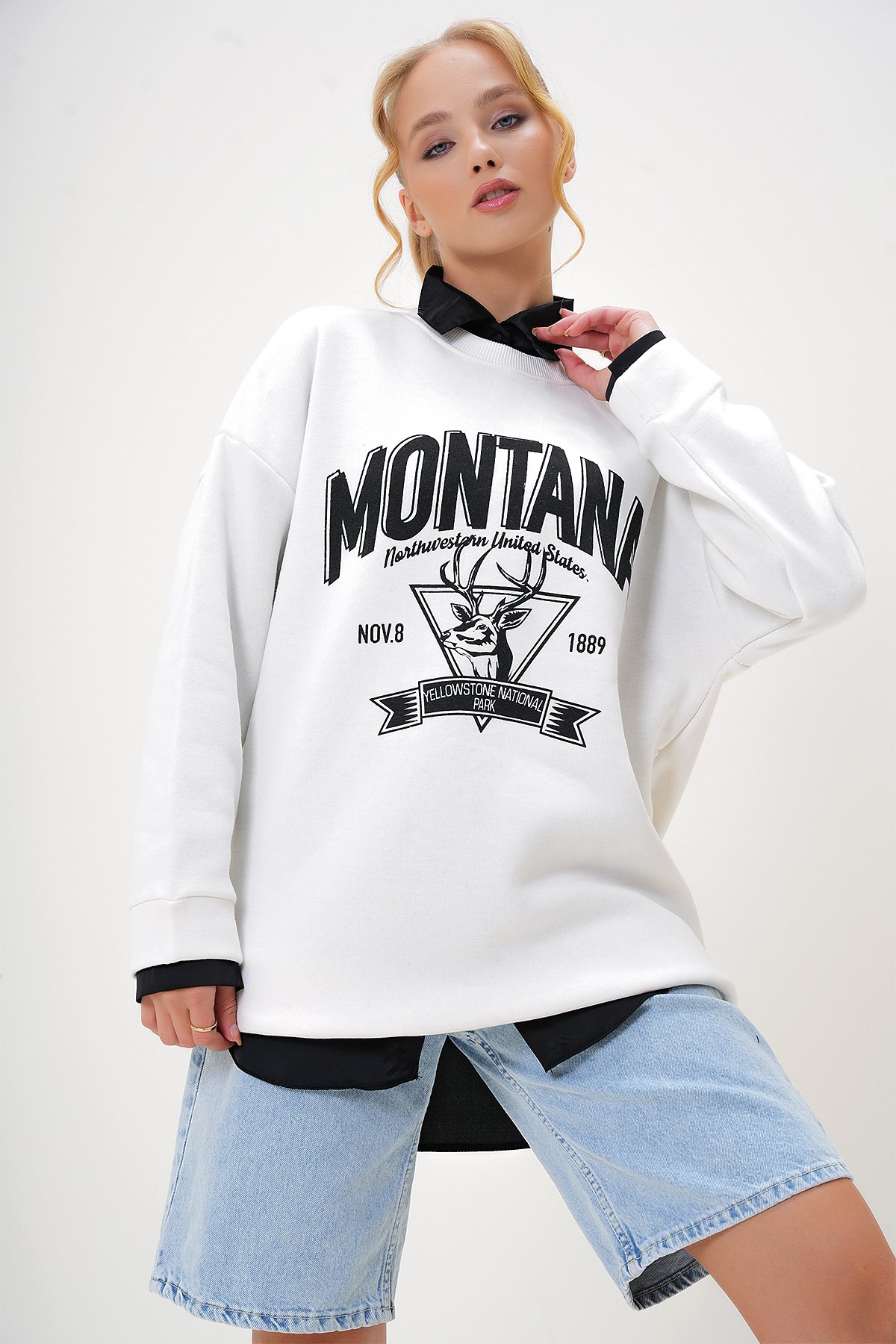 Bisiklet Yaka Yazı Baskılı Üç İplik İçi Polarlı Kolej Sweatshirt - EKRU
