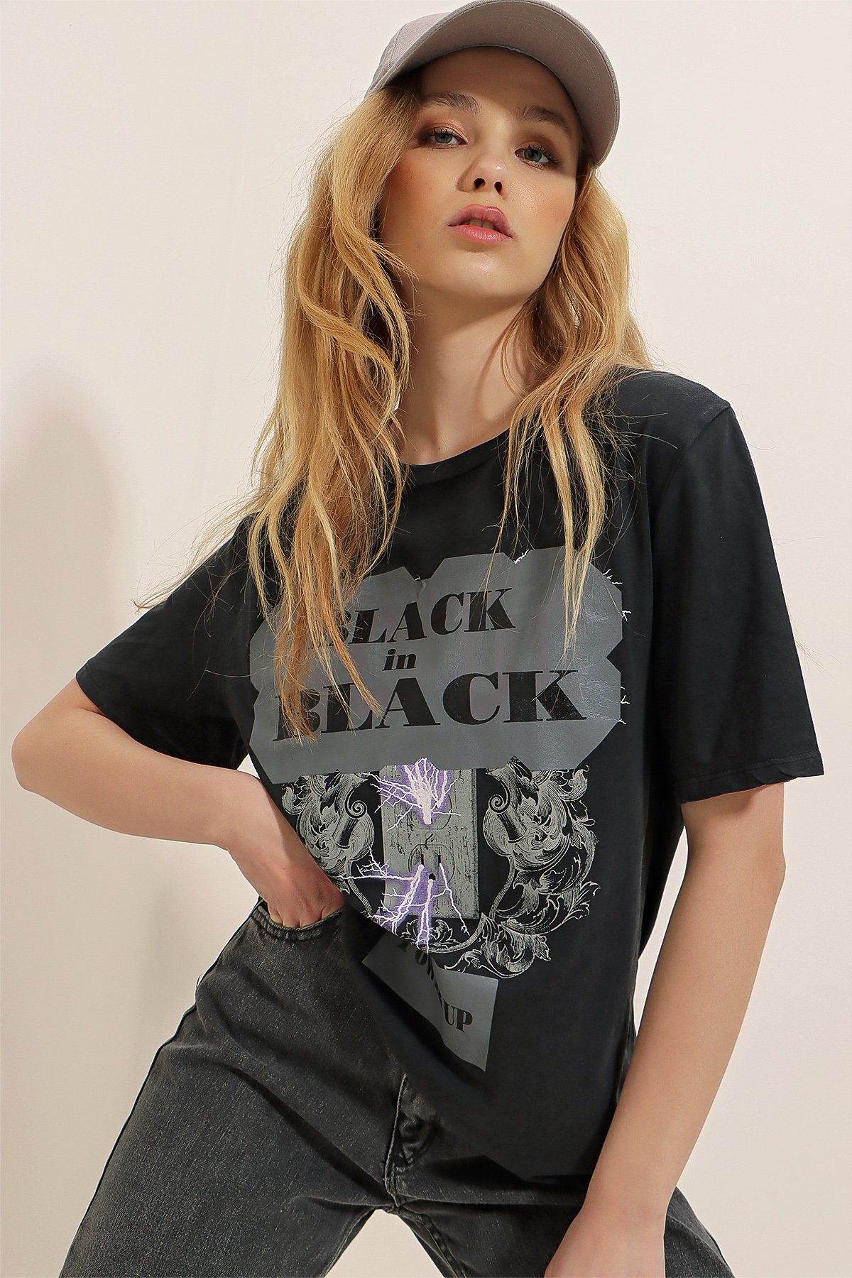 Bisiklet Yaka Yıkamalı Dijital Baskılı %100 Pamuk Oversize T-Shirt - Siyah
