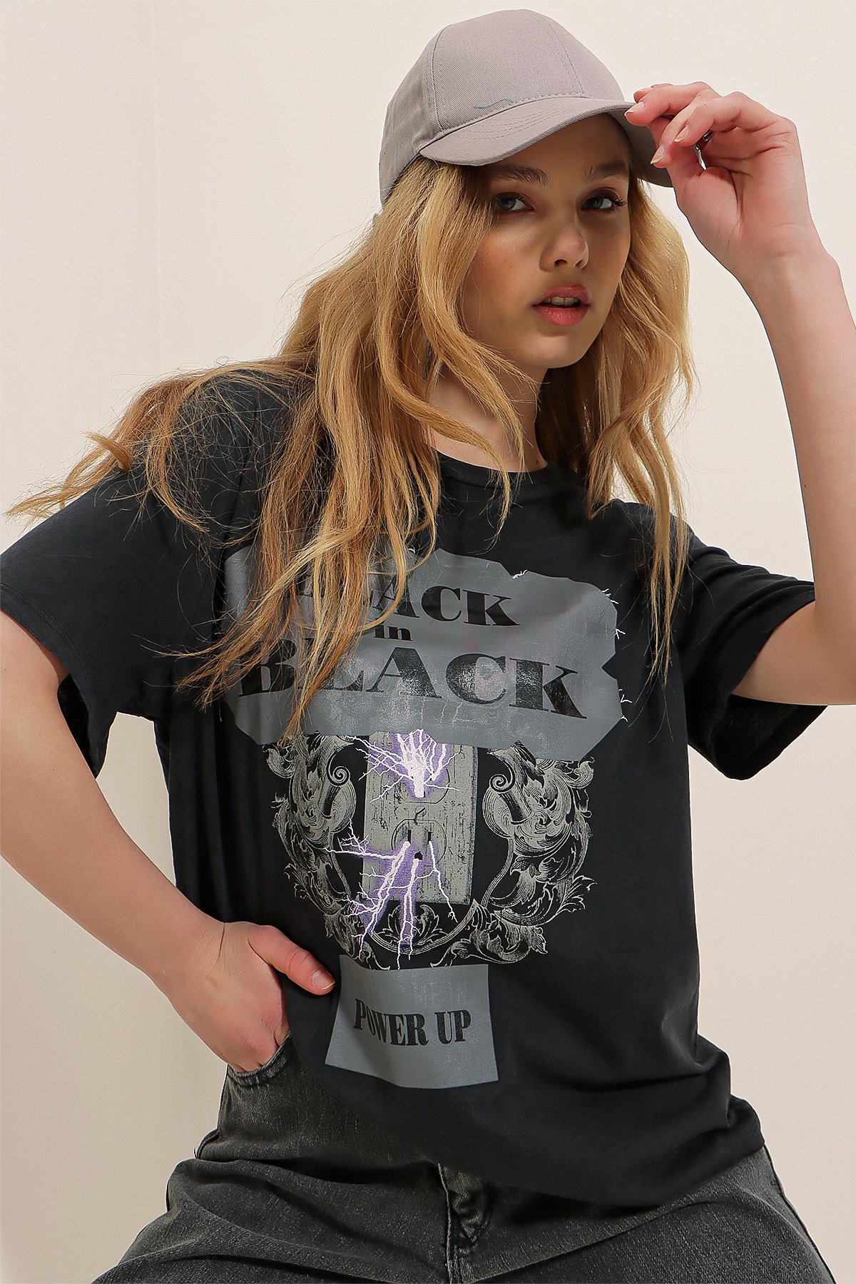 Bisiklet Yaka Yıkamalı Dijital Baskılı %100 Pamuk Oversize T-Shirt - Siyah