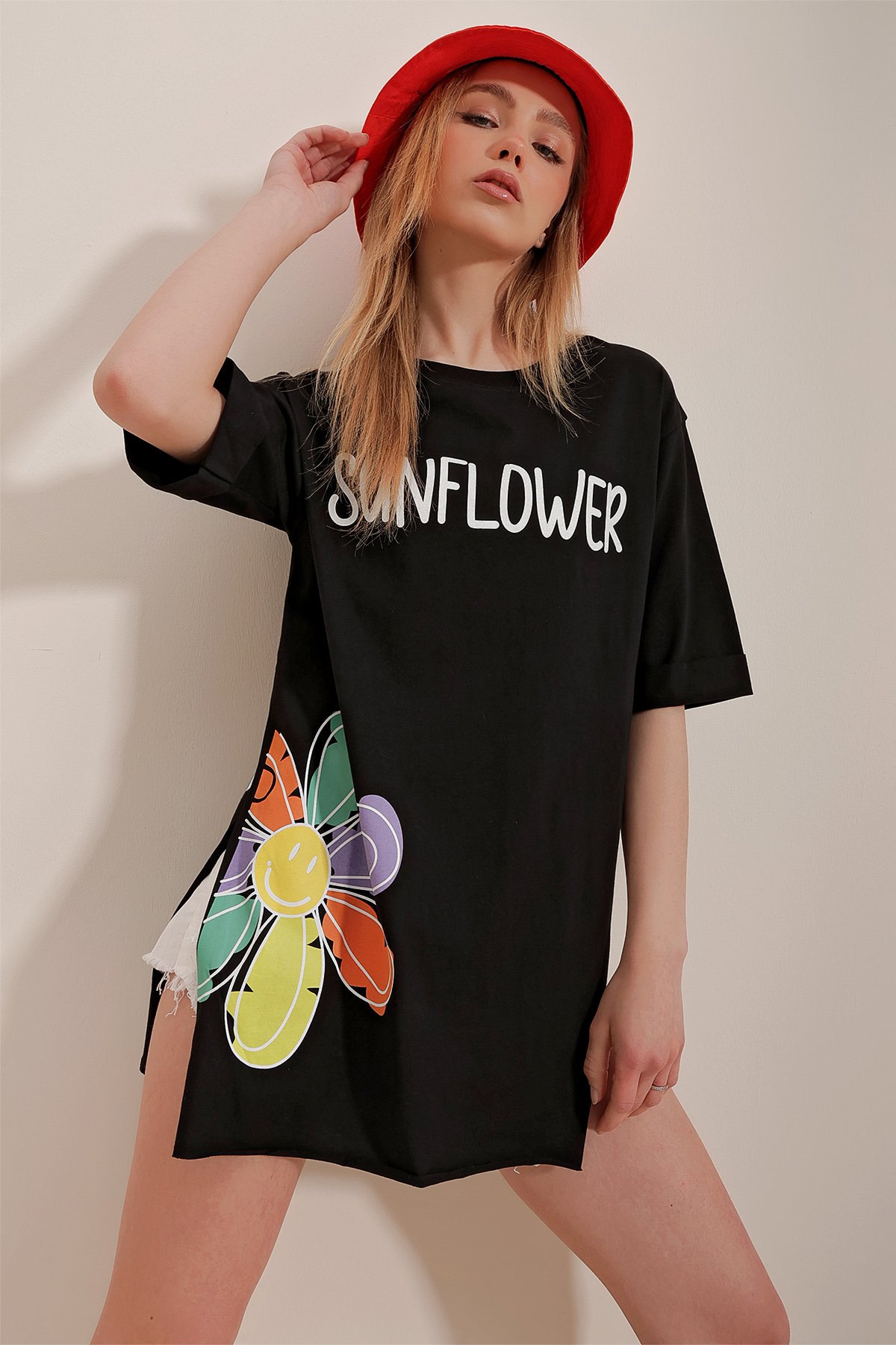 Bisiklet Yaka Yırtmaçlı Baskılı Oversize T-Shirt - Siyah