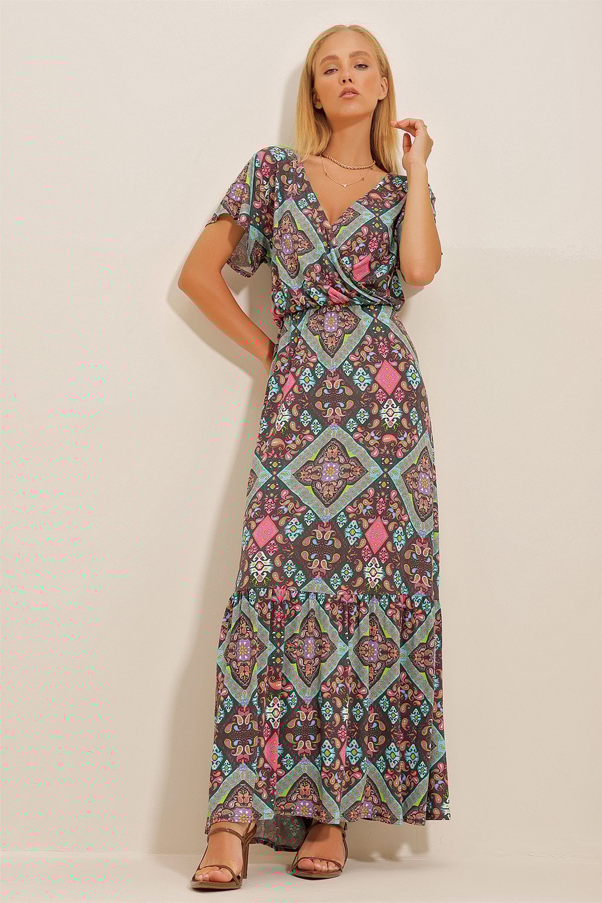 Çiçek Desenli Kruvaze Maxı Boy Elbise - Mix Desenli