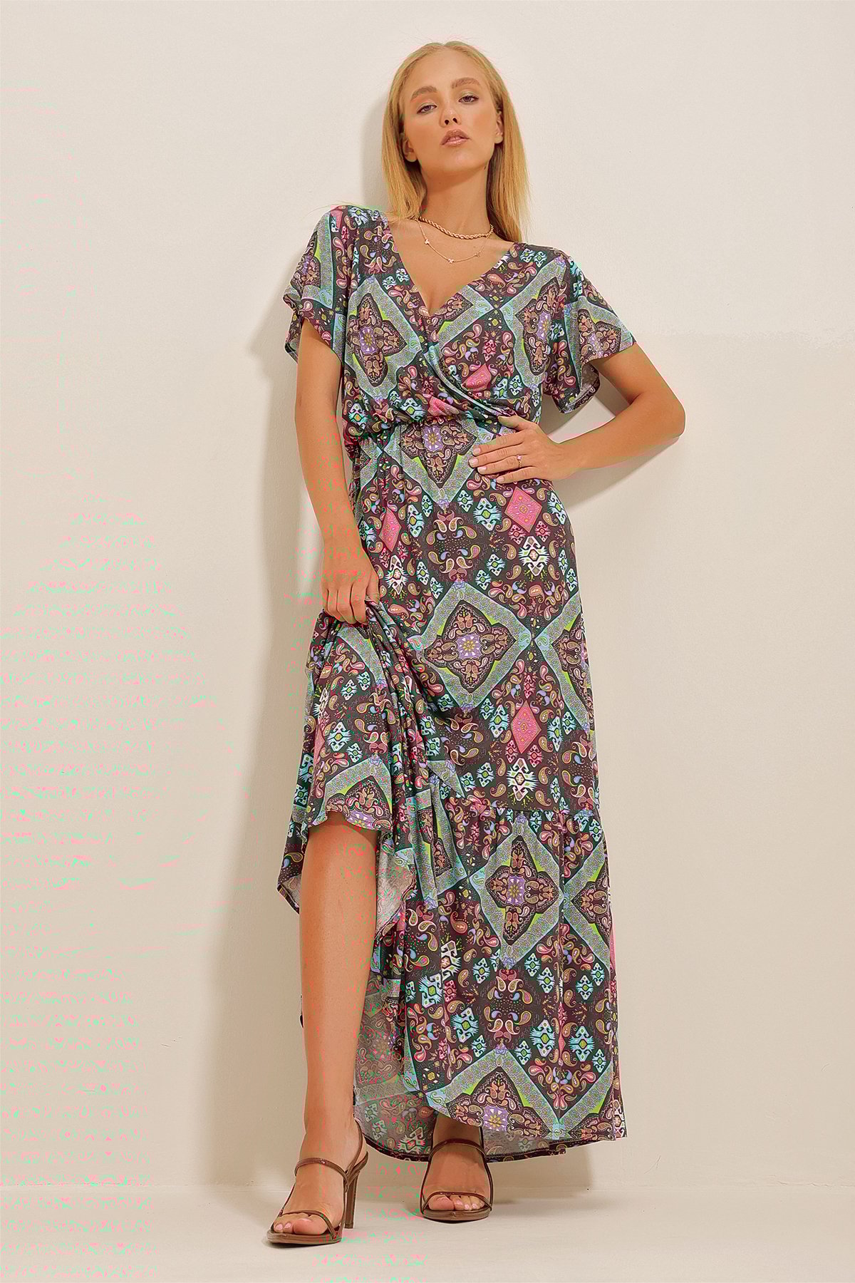 Çiçek Desenli Kruvaze Maxı Boy Elbise - Mix Desenli