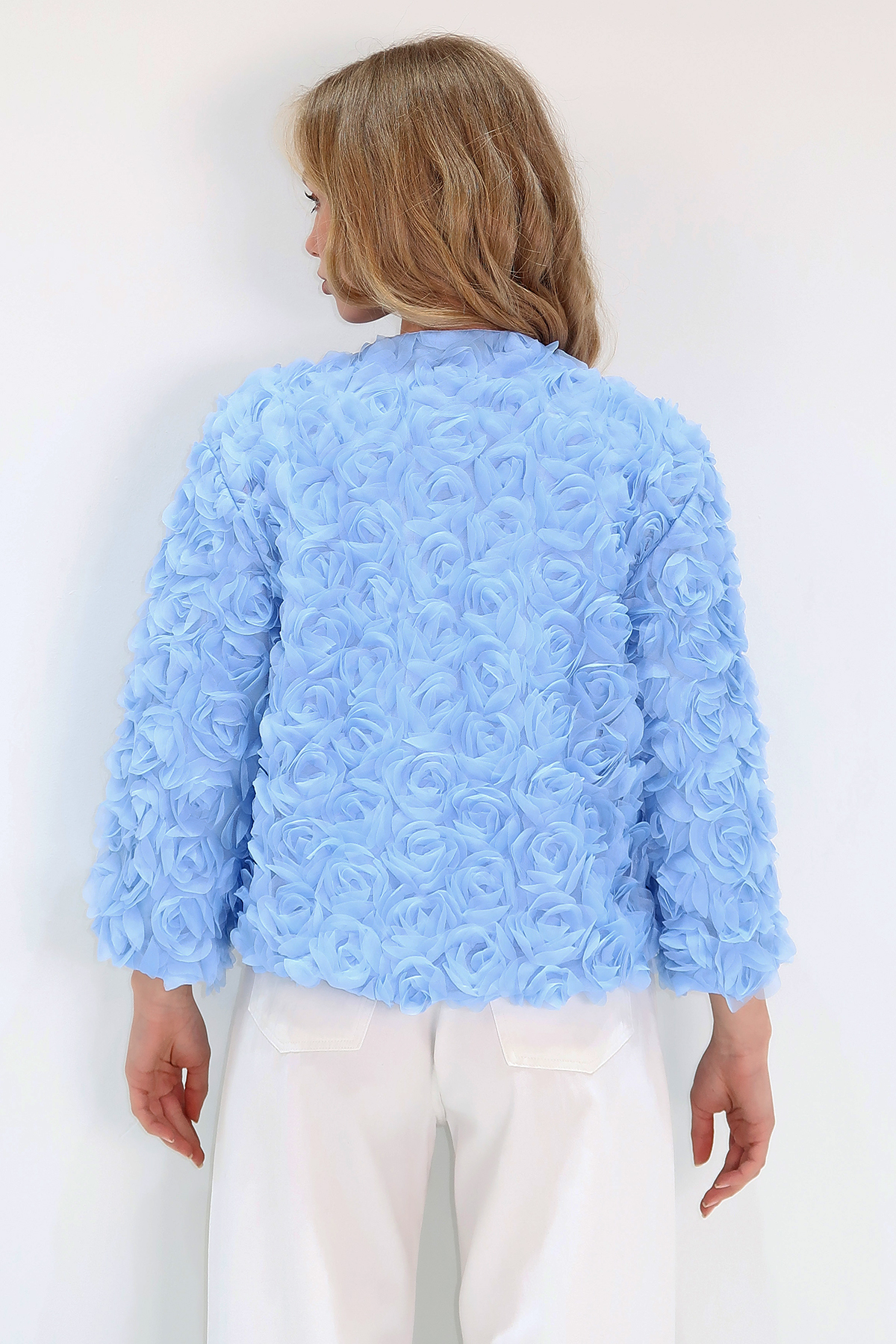 ÇİÇEK MOTİFLİ ASTARLI CROP CEKET - MAVİ
