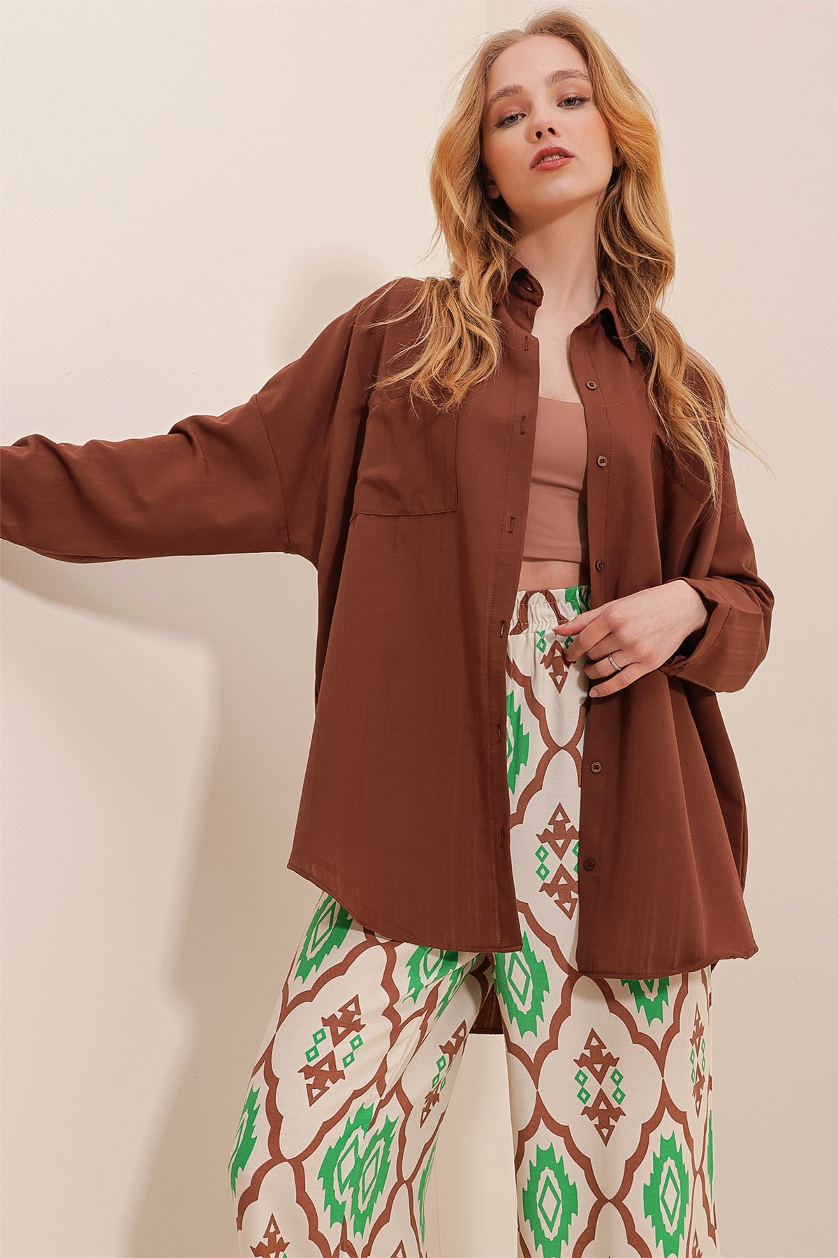 Çift Cepli Armürlü Oversize Gömlek - Kahve