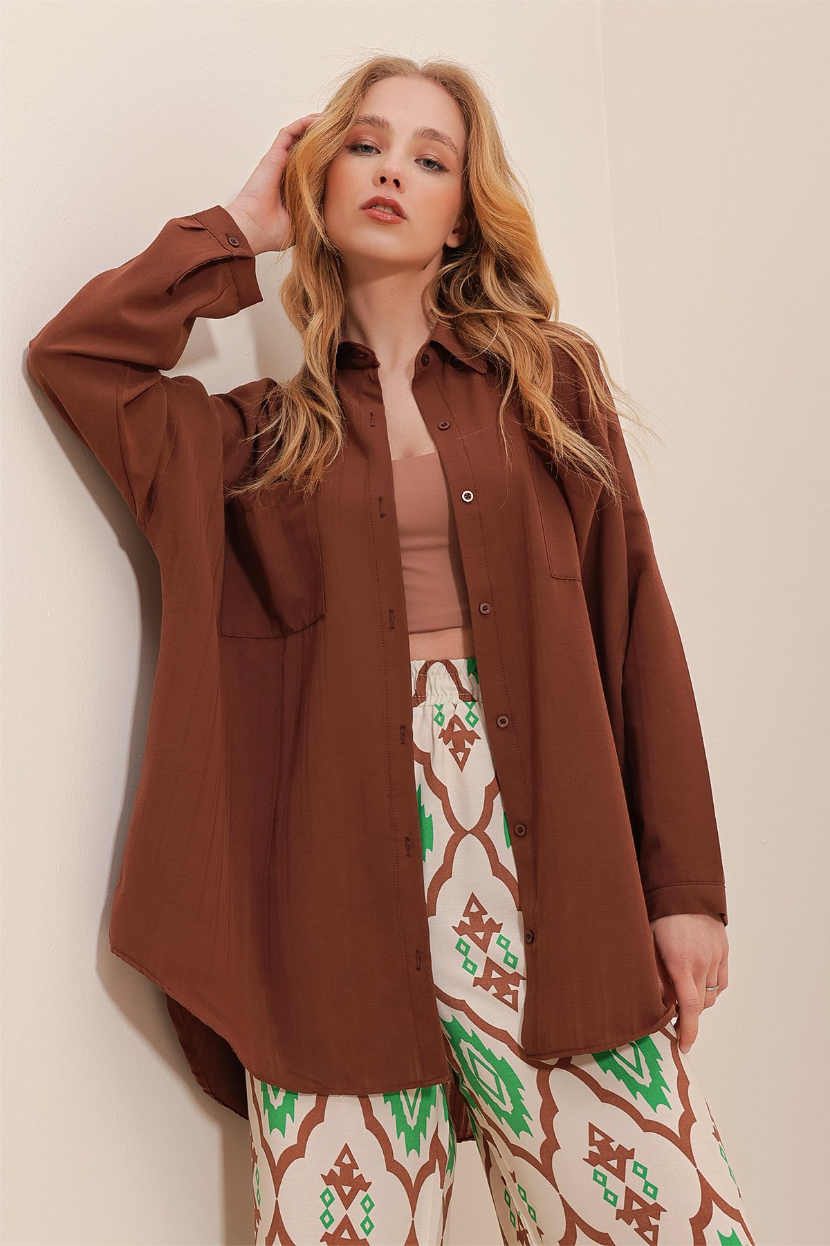 Çift Cepli Armürlü Oversize Gömlek - Kahve
