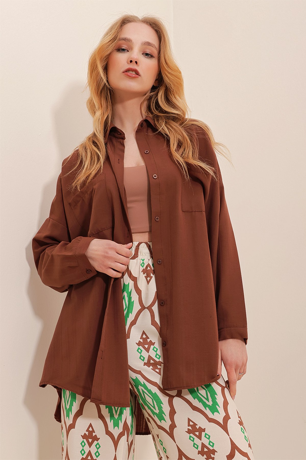 Çift Cepli Armürlü Oversize Gömlek - Kahve