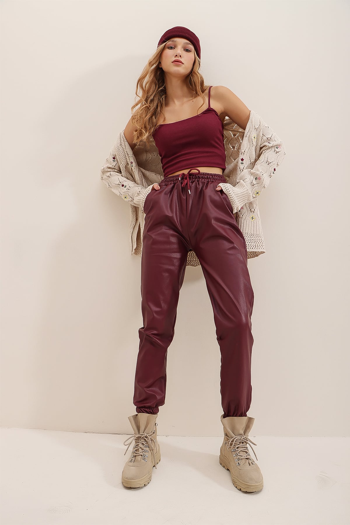 Çift Cepli Bel Ve Bilek Lastikli İçi Şardonlu Casual Suni Deri Pantolon - Bordo