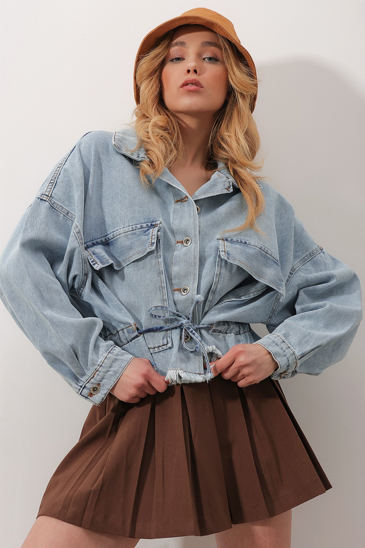 Çift Cepli Beli Büzgülü Düğmeli Oversize Denim Ceket - Mavi