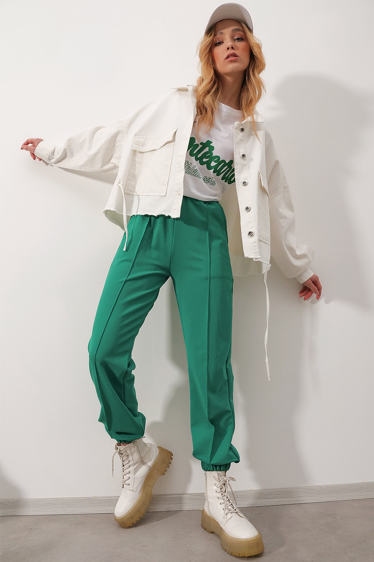 Çift Cepli Beli Büzgülü Düğmeli Oversize Denim Ceket - Beyaz