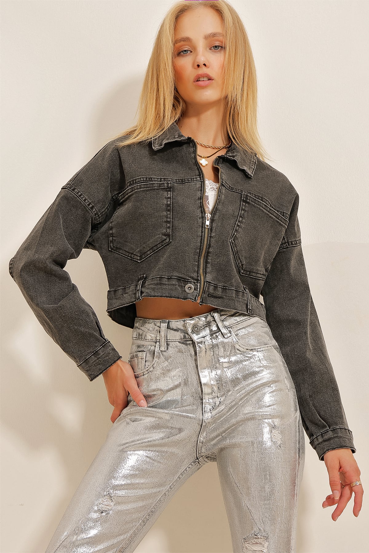 Çift Cepli Fermuarlı Crop Denim Ceket - Antrasit