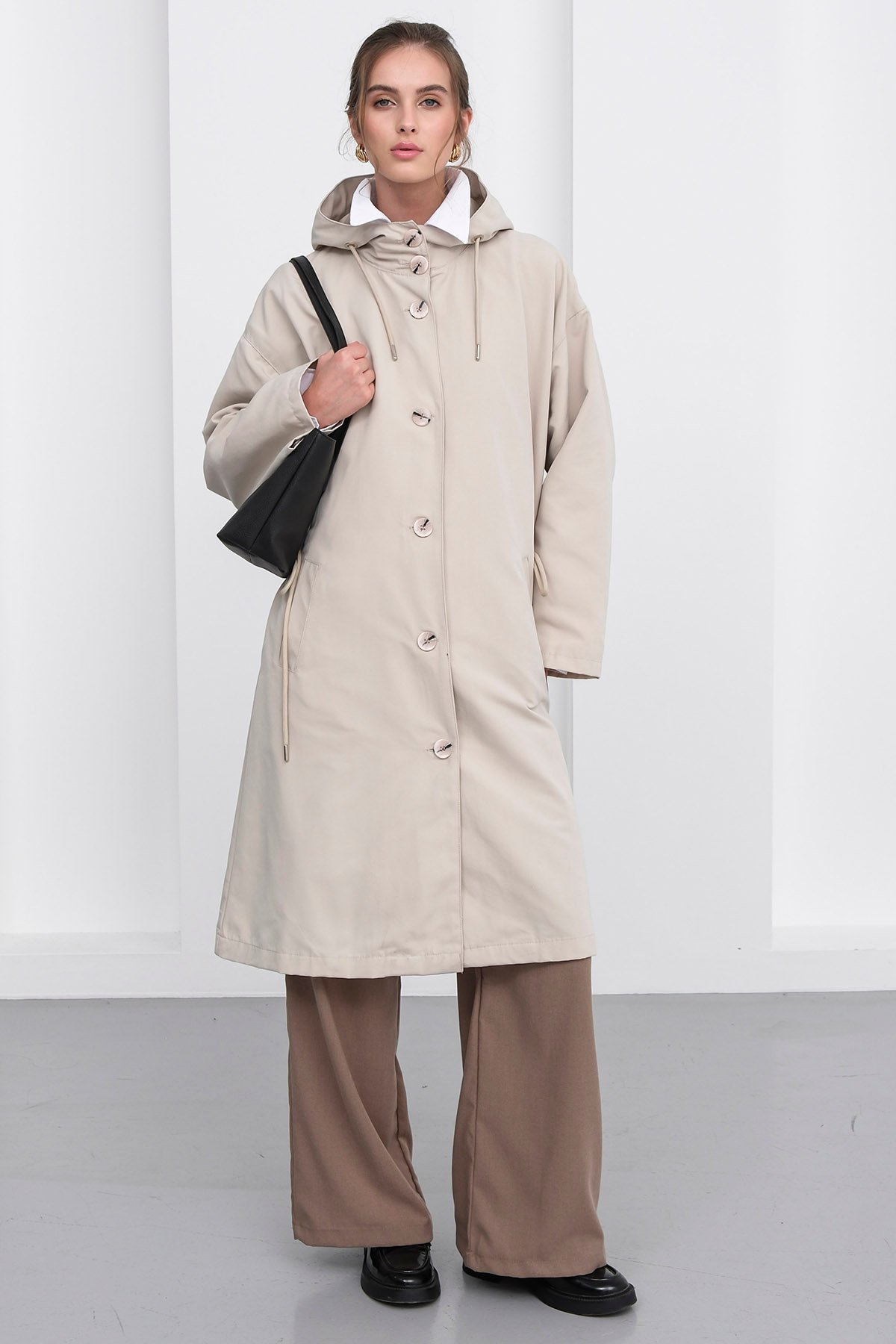 Çift Cepli Kapüşonlu Düğme Kapamalı Trençkot - TAŞ