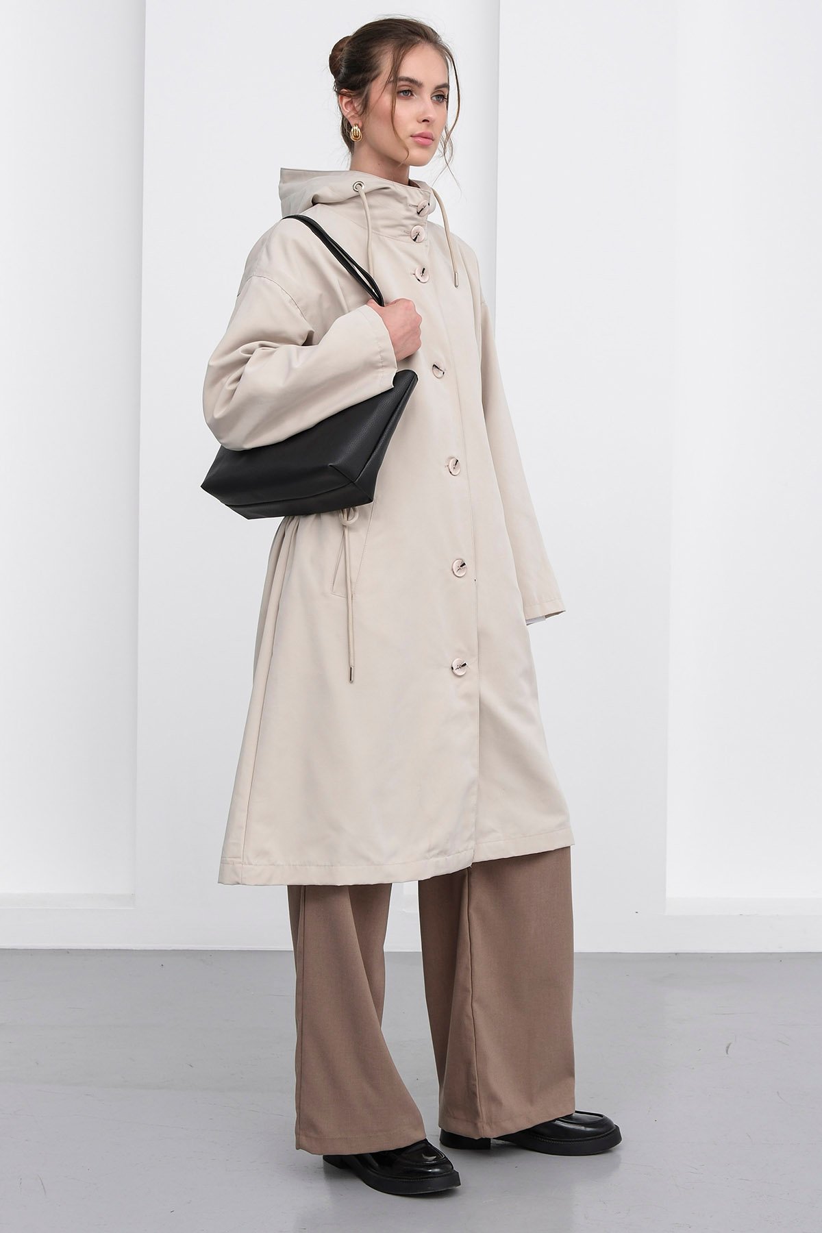 Çift Cepli Kapüşonlu Düğme Kapamalı Trençkot - TAŞ