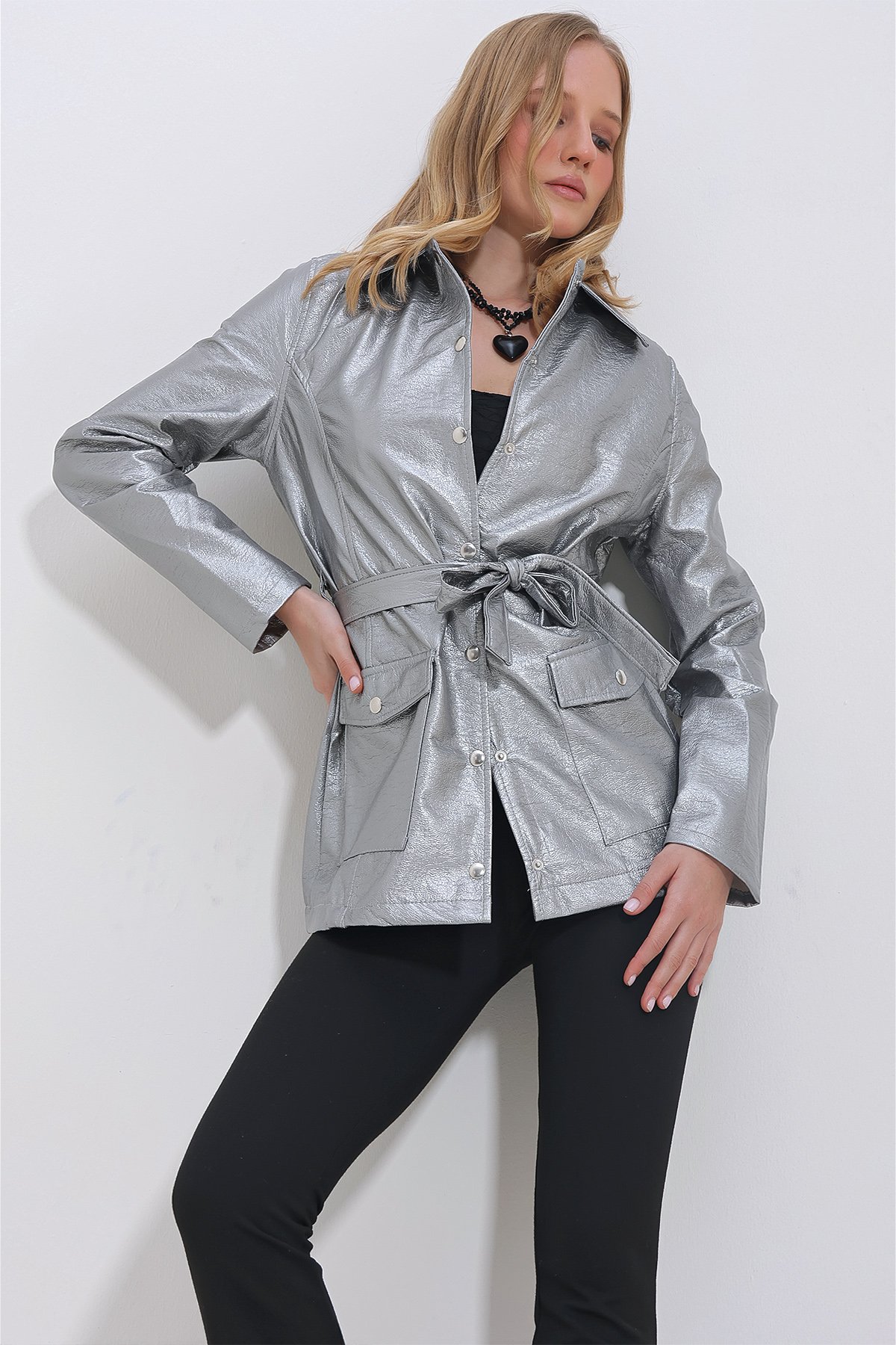 Çift Cepli Kemerli Metalik Silver Ceket - Gümüş