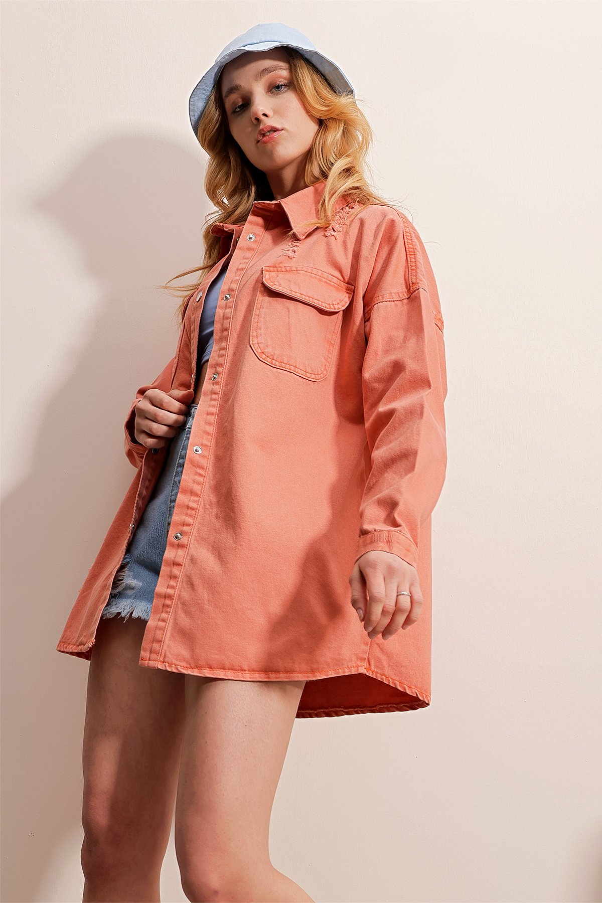 Çift Cepli Lazer Kesimli Oversize Denim Ceket - Yavruağzı