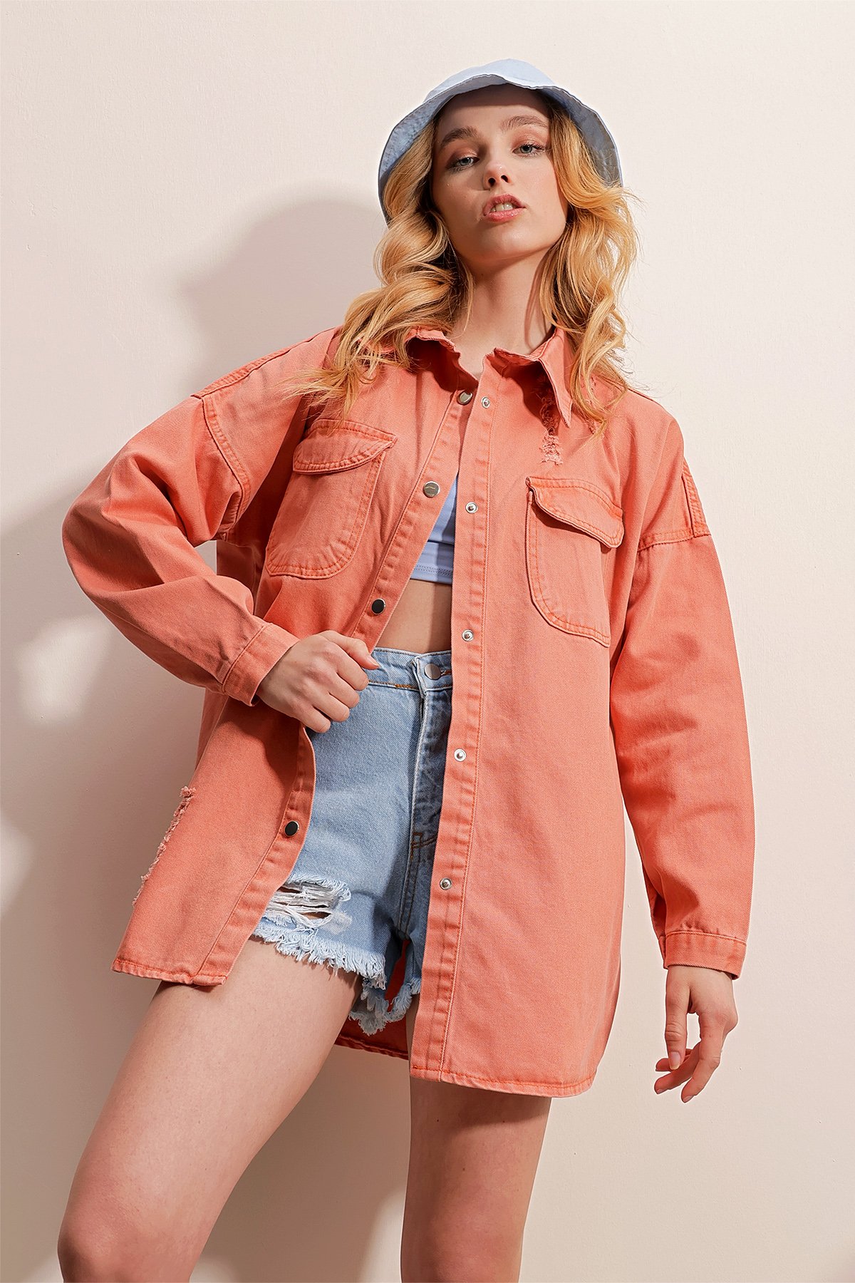 Çift Cepli Lazer Kesimli Oversize Denim Ceket - Yavruağzı