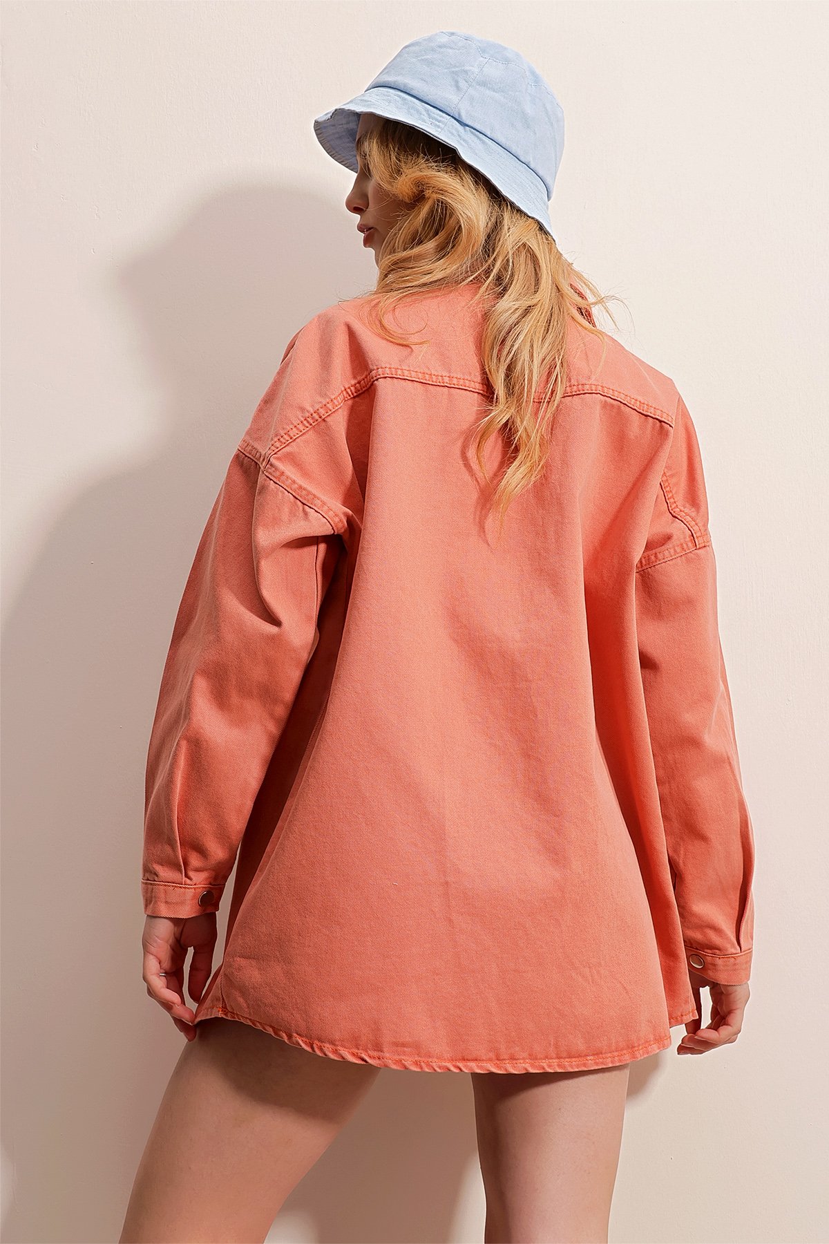 Çift Cepli Lazer Kesimli Oversize Denim Ceket - Yavruağzı