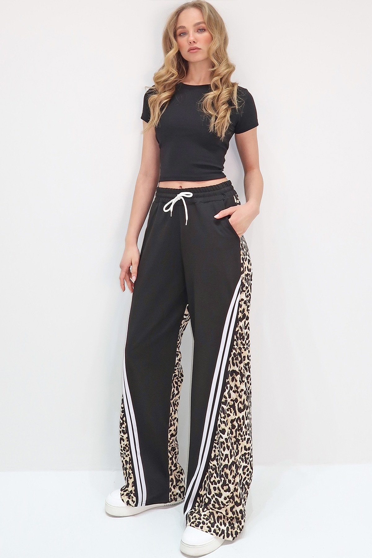 ÇİFT CEPLİ LEOPAR DESENLİ İSPANYOL PAÇA PANTOLON - BEJ