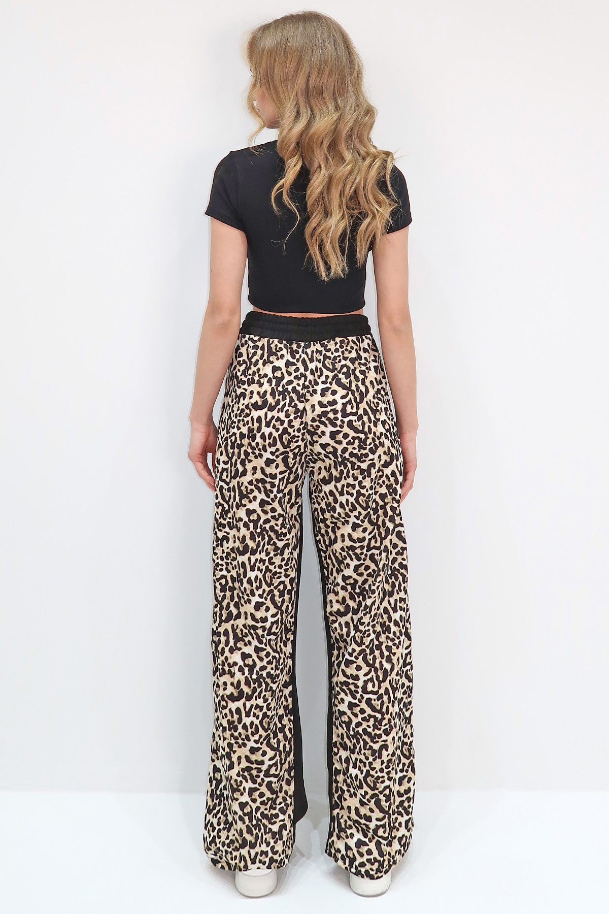 ÇİFT CEPLİ LEOPAR DESENLİ İSPANYOL PAÇA PANTOLON - BEJ