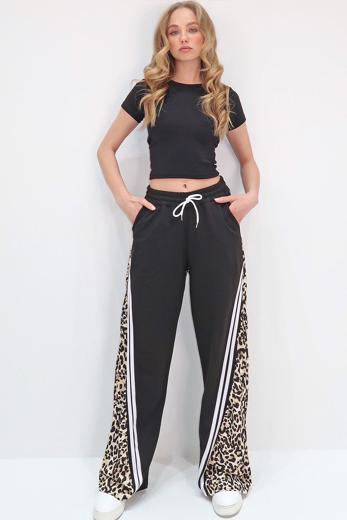 ÇİFT CEPLİ LEOPAR DESENLİ İSPANYOL PAÇA PANTOLON - BEJ