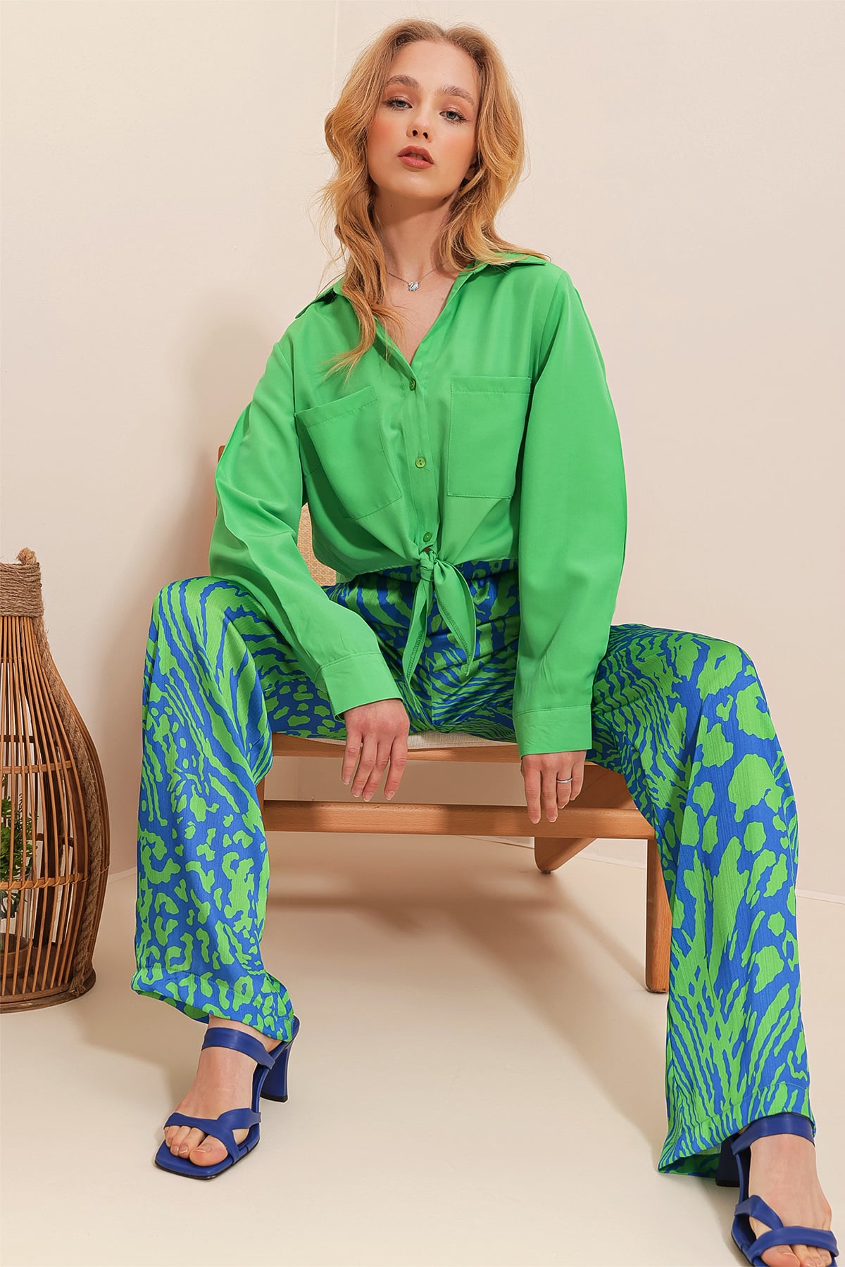 Çift Cepli Önü Bağlamalı Poplin Crop Gömlek - YEŞİL