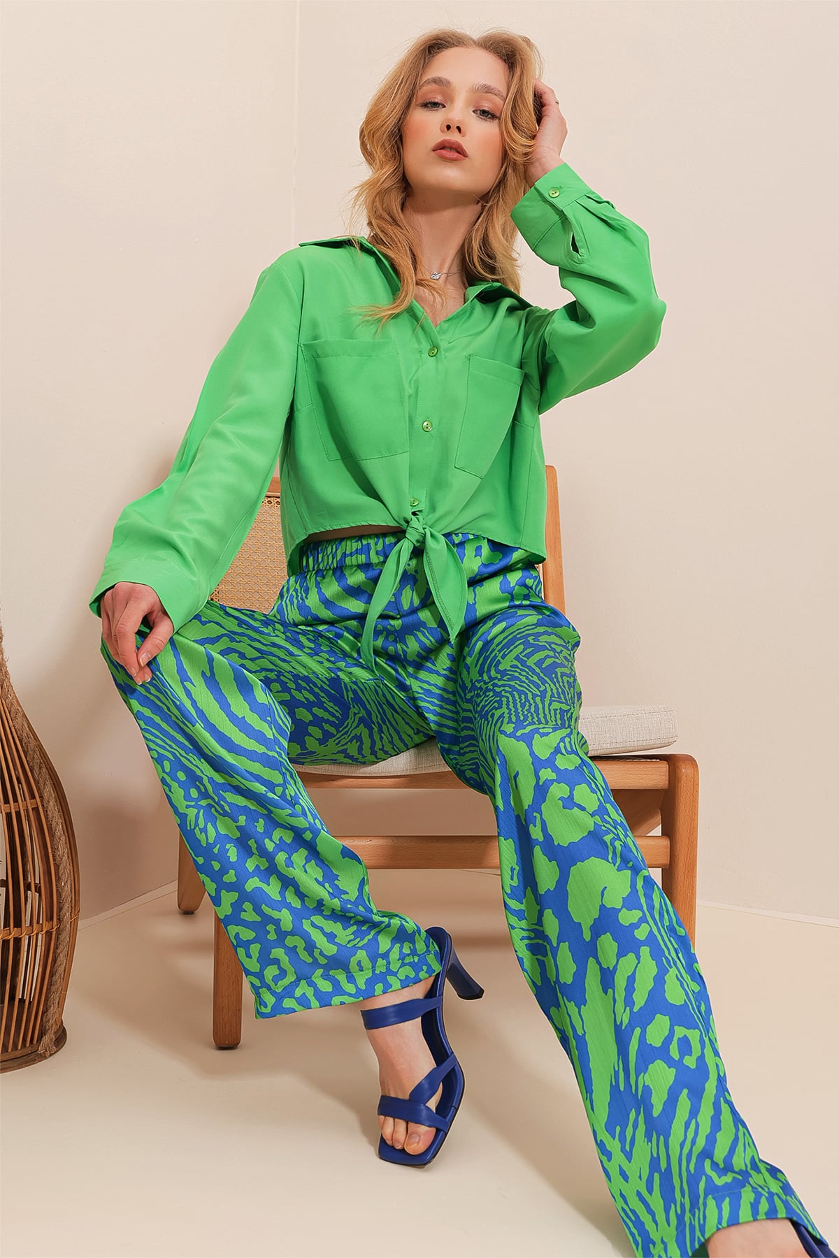 Çift Cepli Önü Bağlamalı Poplin Crop Gömlek - YEŞİL