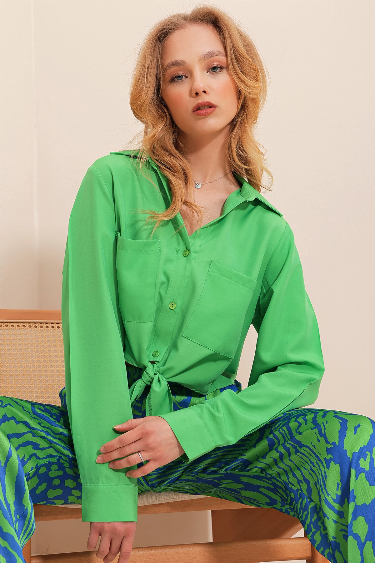 Çift Cepli Önü Bağlamalı Poplin Crop Gömlek - YEŞİL