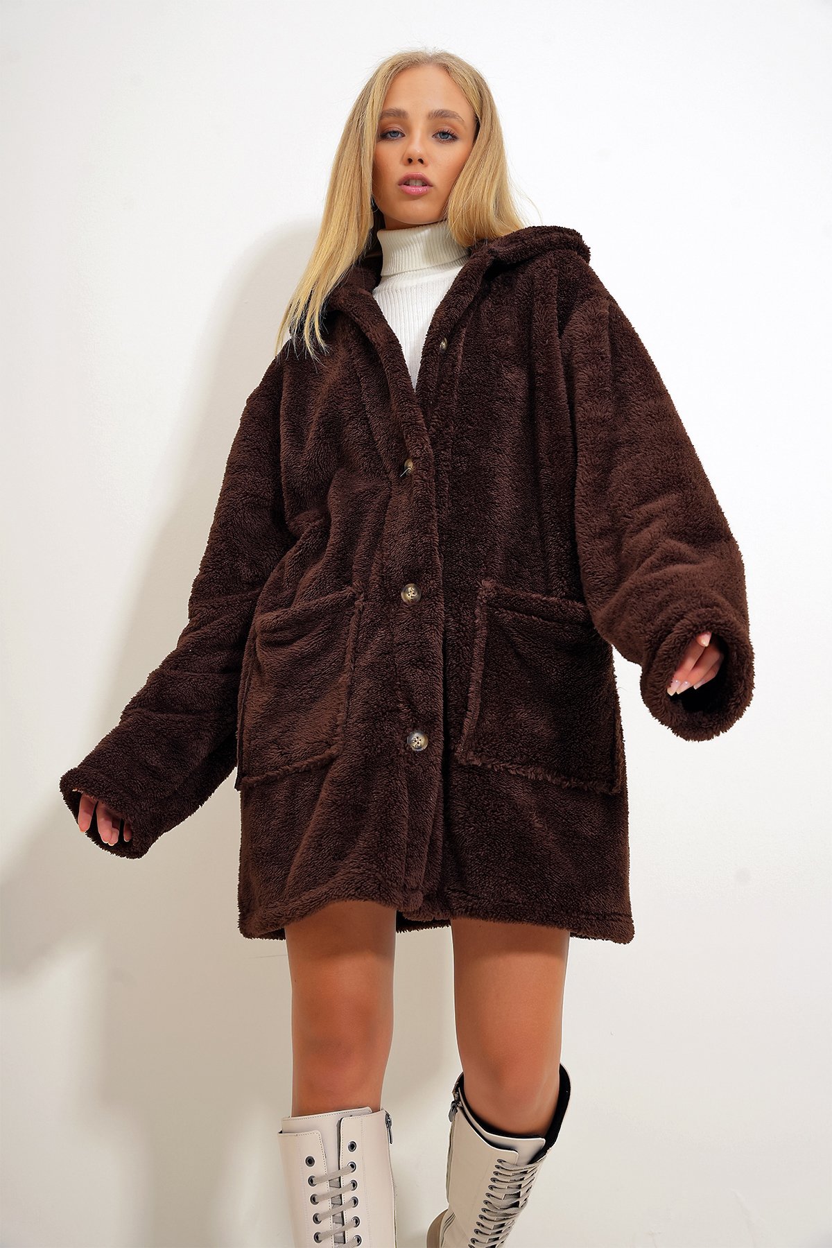 Çift Cepli Önü Düğmeli Oversize Peluş Ceket - Acı Kahve