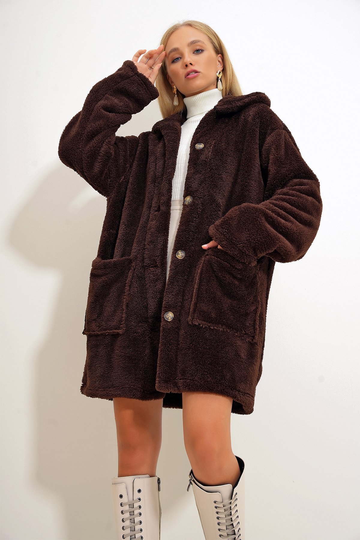 Çift Cepli Önü Düğmeli Oversize Peluş Ceket - Acı Kahve