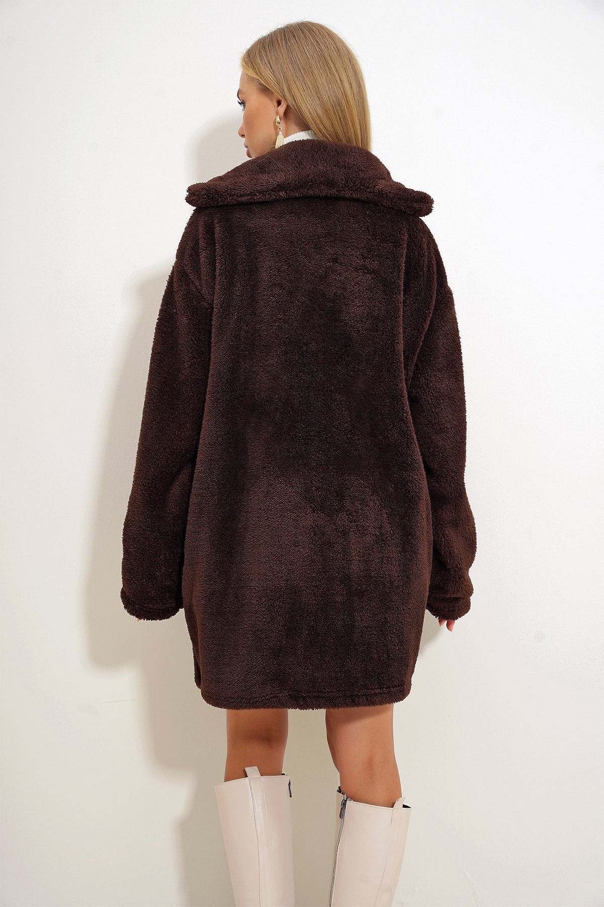 Çift Cepli Önü Düğmeli Oversize Peluş Ceket - Acı Kahve
