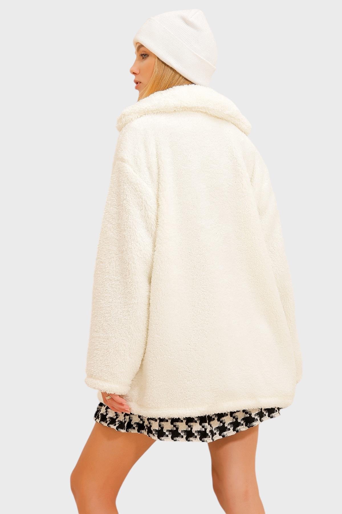 Çift Cepli Önü Düğmeli Oversize Peluş Ceket - Ekru