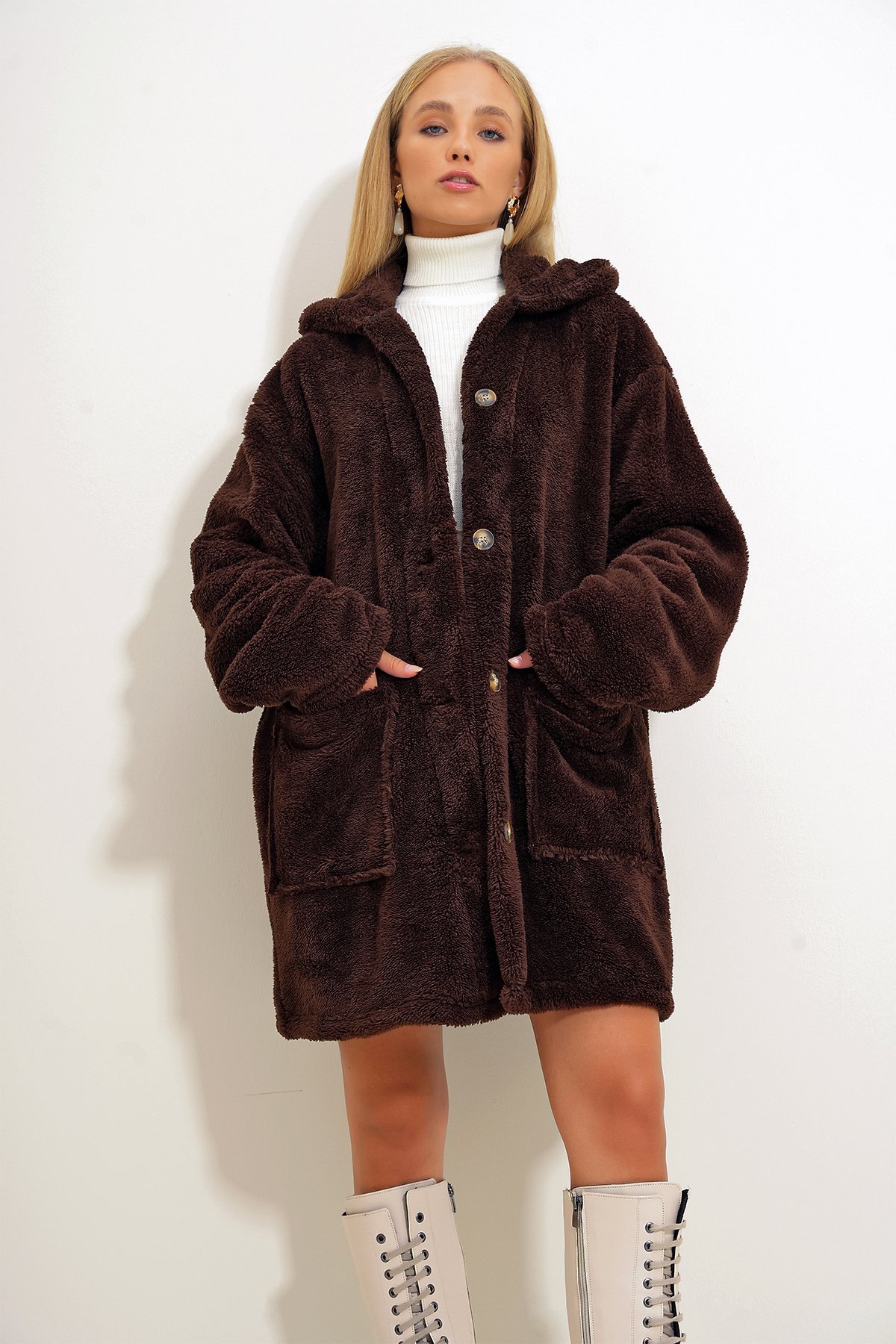 Çift Cepli Önü Düğmeli Oversize Peluş Ceket - Acı Kahve