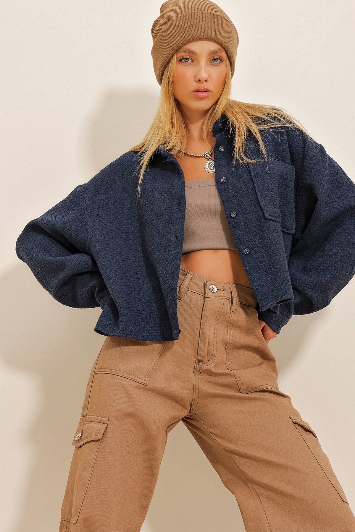 Çift Cepli Örgü Dokulu Oversize Crop Gömlek Ceket - Lacivert
