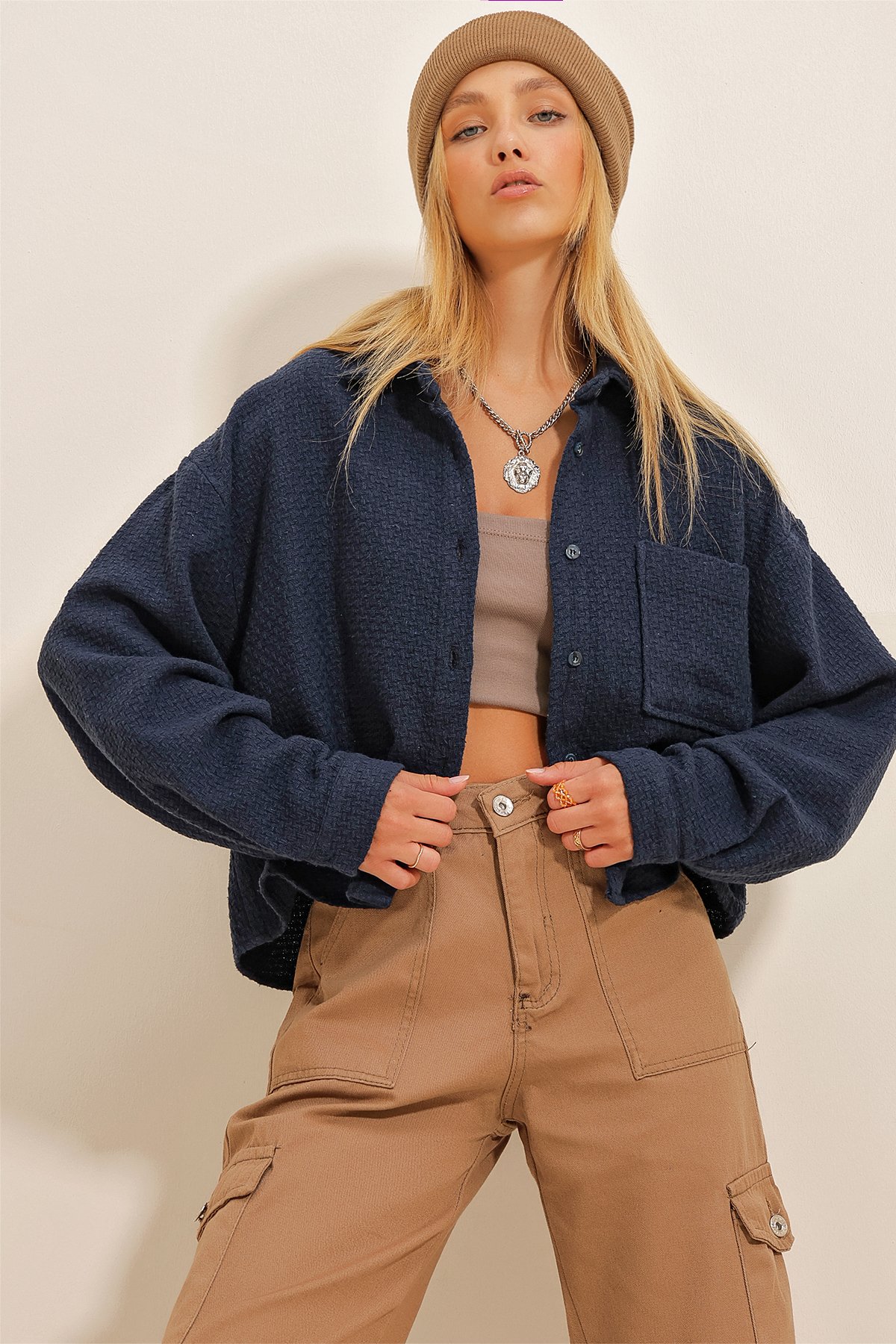 Çift Cepli Örgü Dokulu Oversize Crop Gömlek Ceket - Lacivert