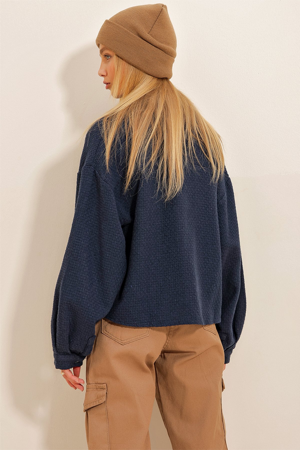 Çift Cepli Örgü Dokulu Oversize Crop Gömlek Ceket - Lacivert