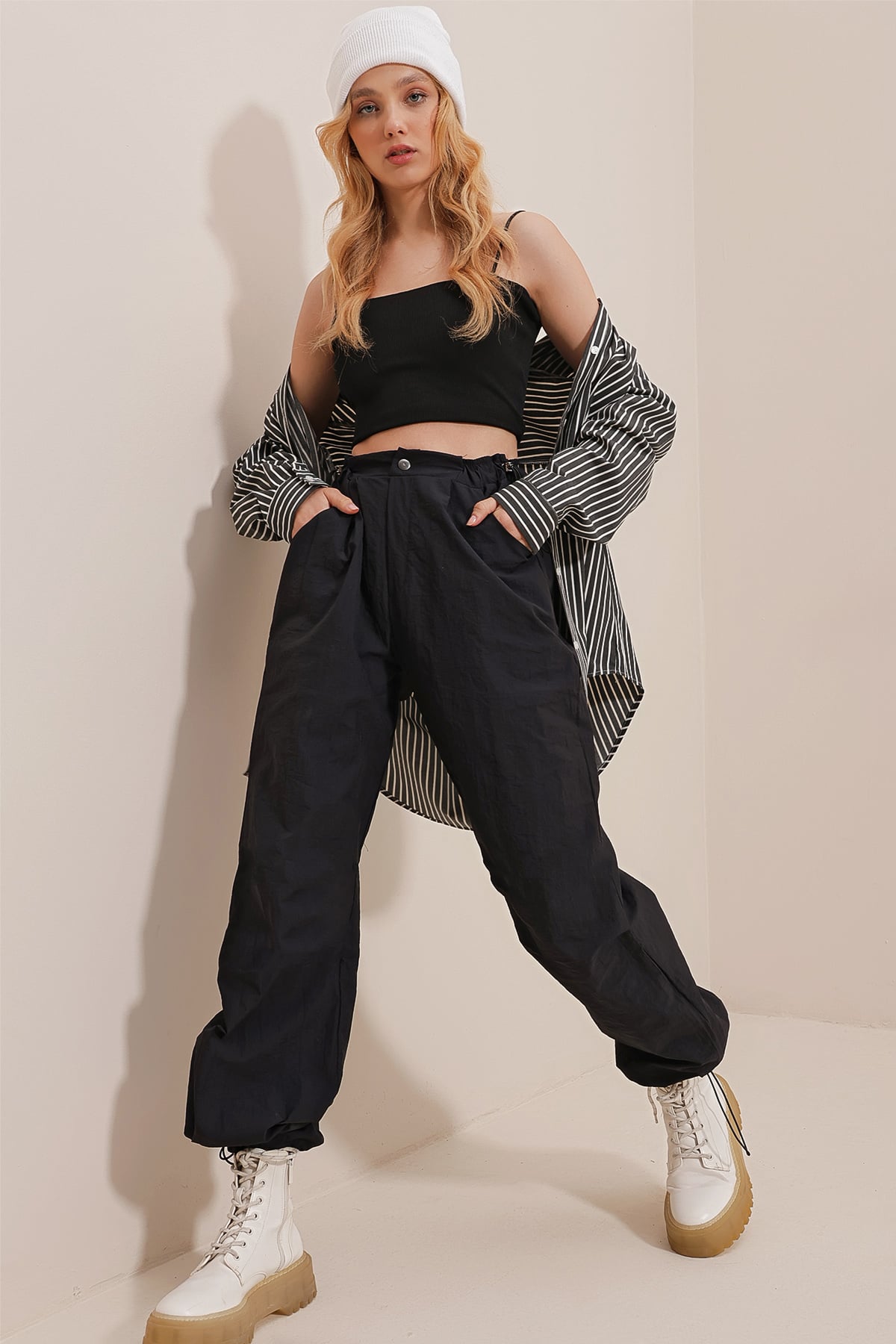 Çift Cepli Paraşüt Kumaş Jogging Pantolon - Siyah