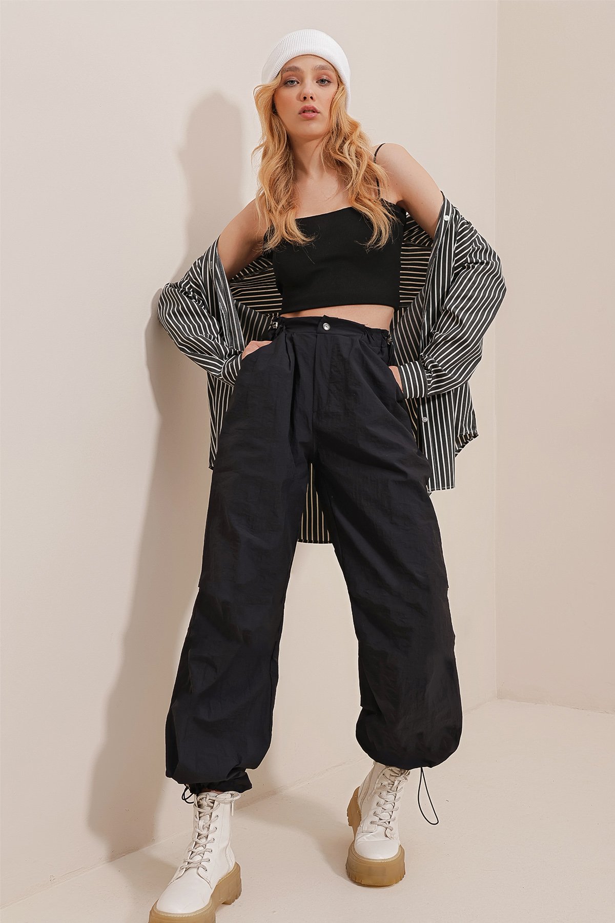 Çift Cepli Paraşüt Kumaş Jogging Pantolon - Siyah