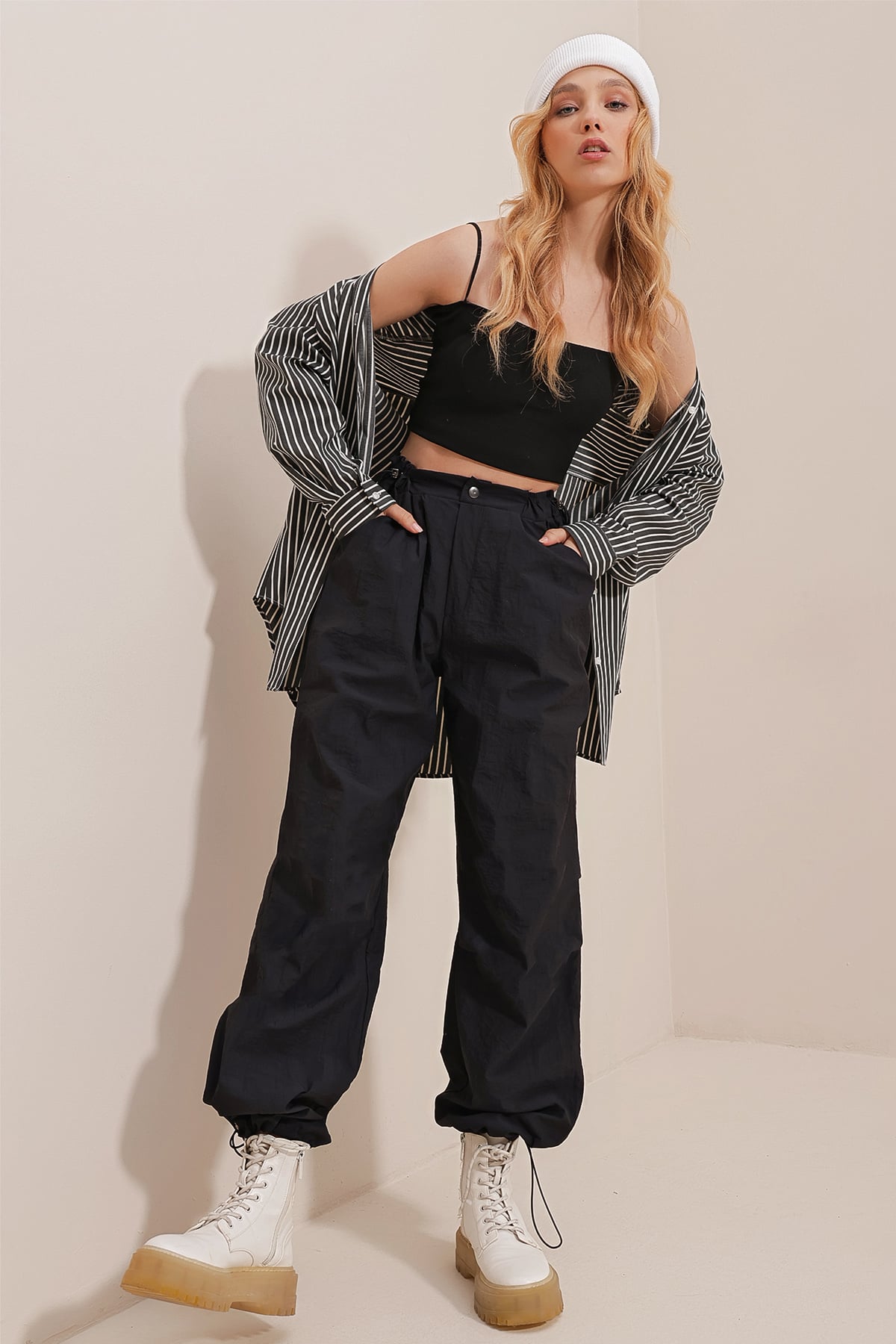 Çift Cepli Paraşüt Kumaş Jogging Pantolon - Siyah