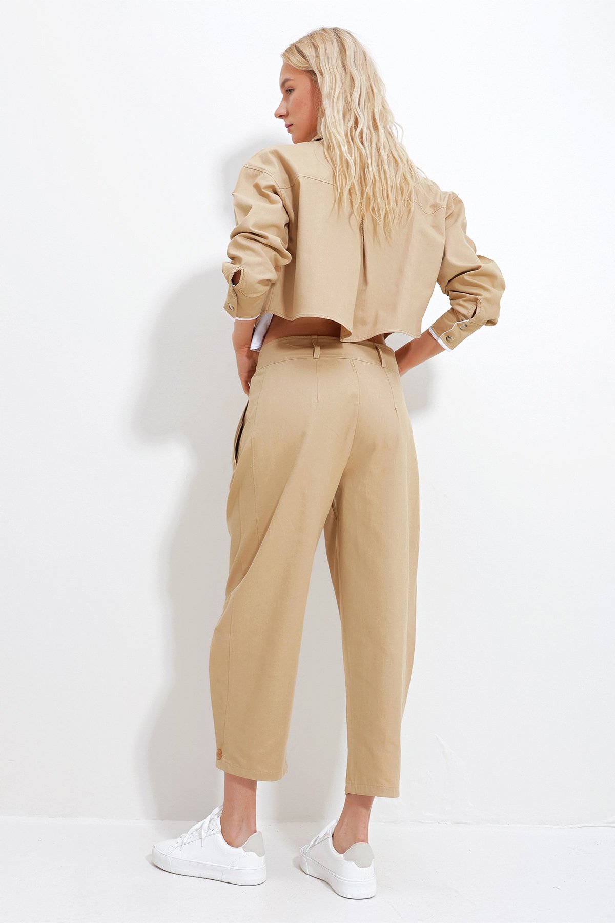 Çift Cepli Pensli Paça Düğme Detaylı Gabardin Pantolon - Camel