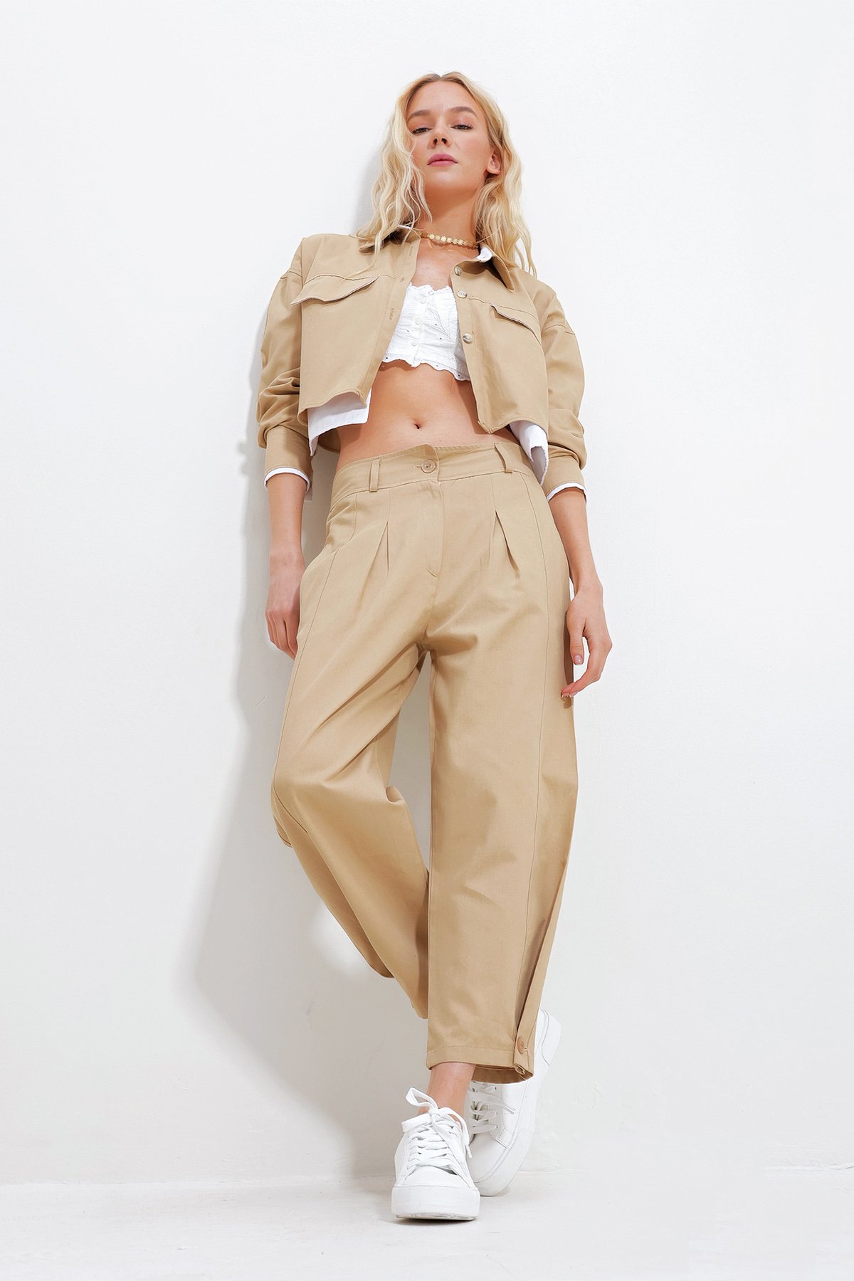 Çift Cepli Pensli Paça Düğme Detaylı Gabardin Pantolon - Camel