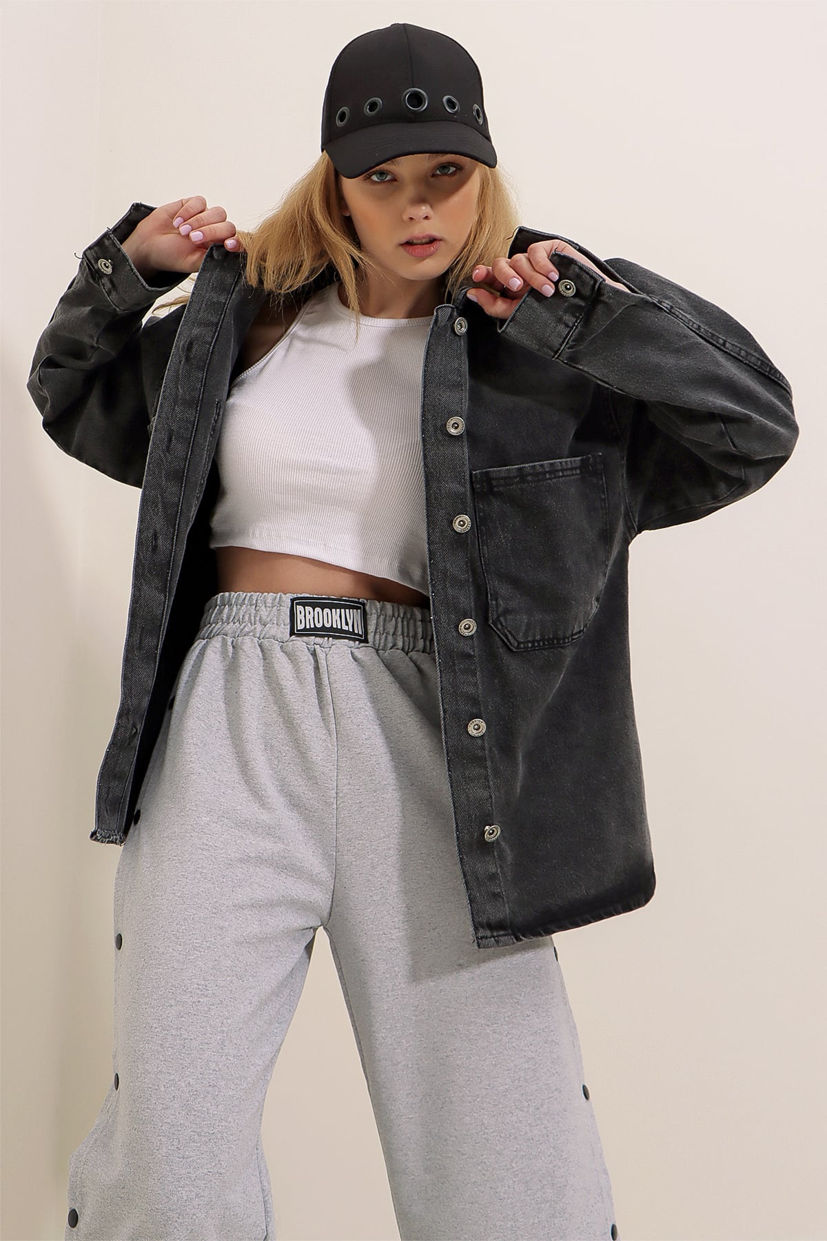 Çift Cepli Yıkamalı Oversize Denim Ceket - Antrasit