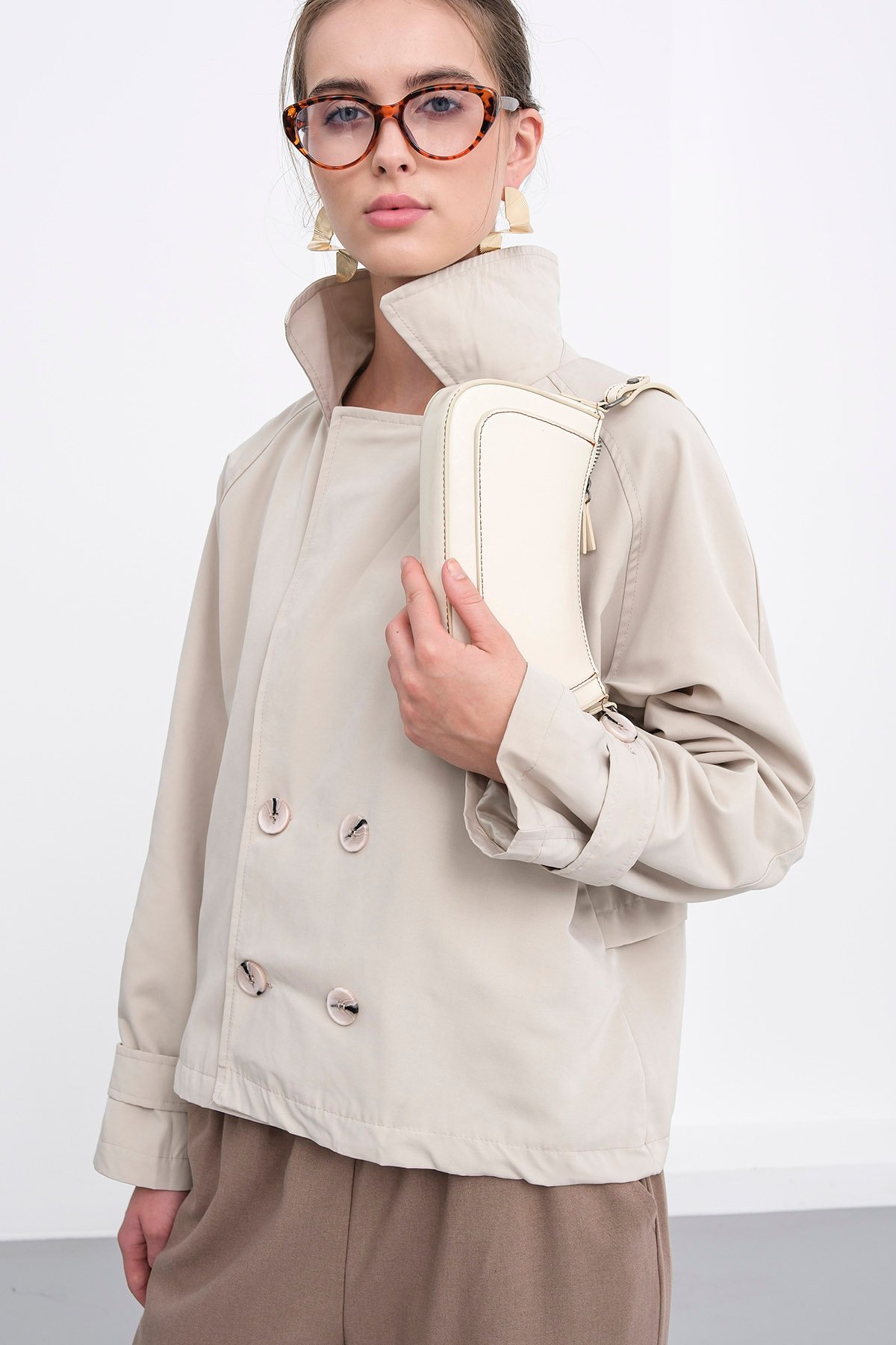 Çift Ddüğmeli Kruvaze Yaka Kısa Trençkot - TAŞ