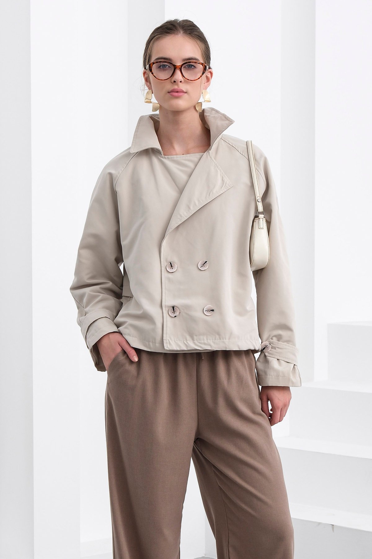 Çift Ddüğmeli Kruvaze Yaka Kısa Trençkot - TAŞ